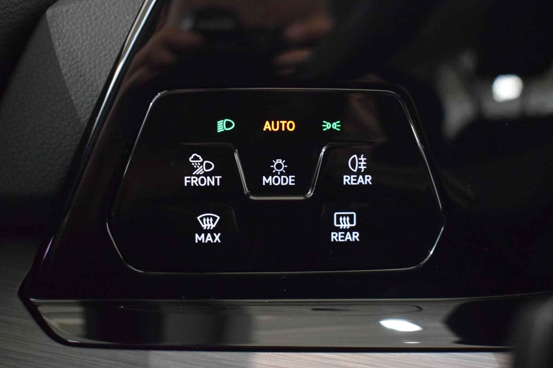 Volkswagen Golf 1.5 eTSI Style | Parkeersensoren | Elektrische bestuurdersstoel + geheugen | IQ-light | Apple Carplay/Android auto | Navigatie | Adaptive cruise control | NAP | - 42/44