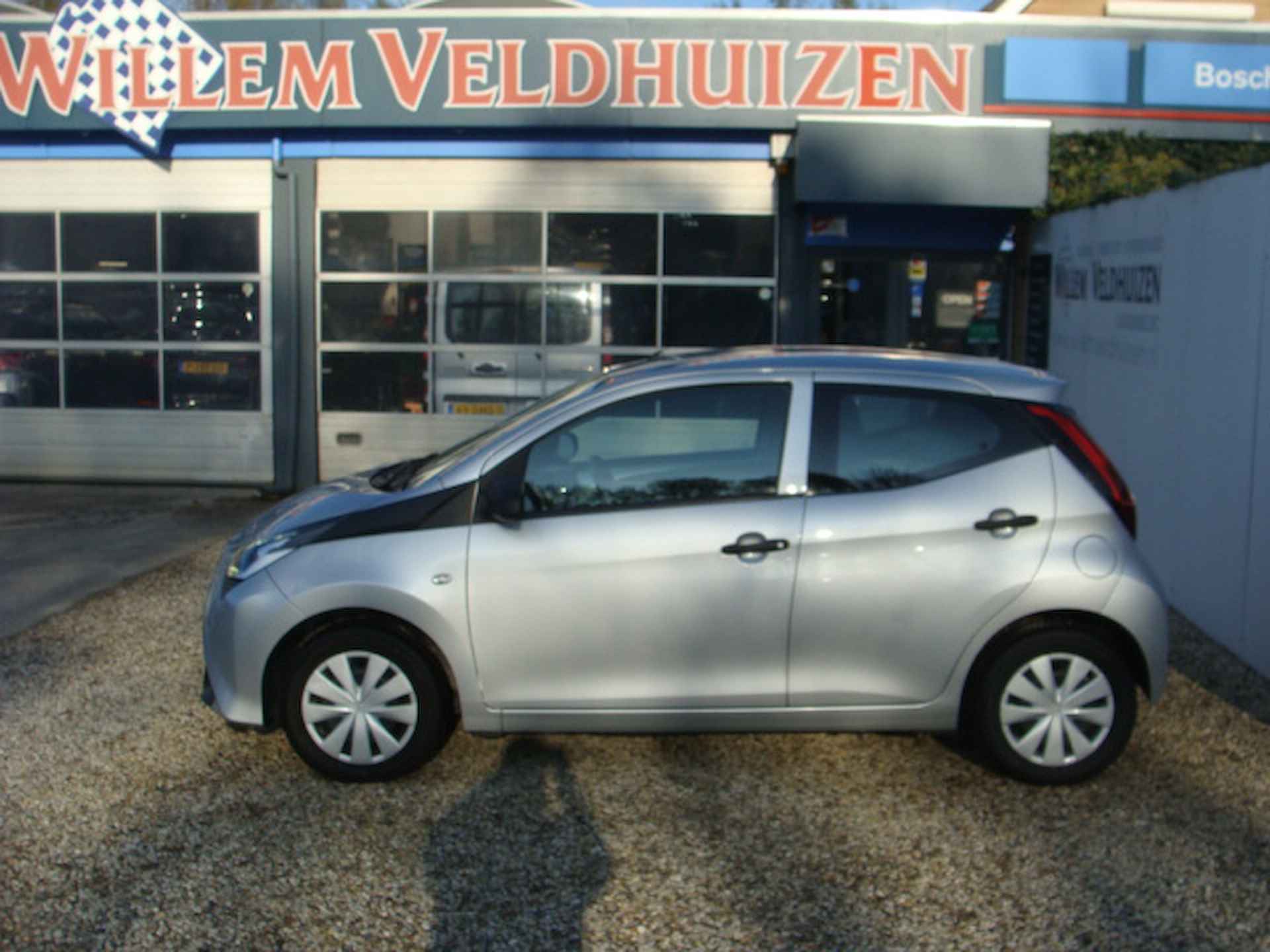 Toyota Aygo 1.0 VVT-i 5drs x-fun - 2/24