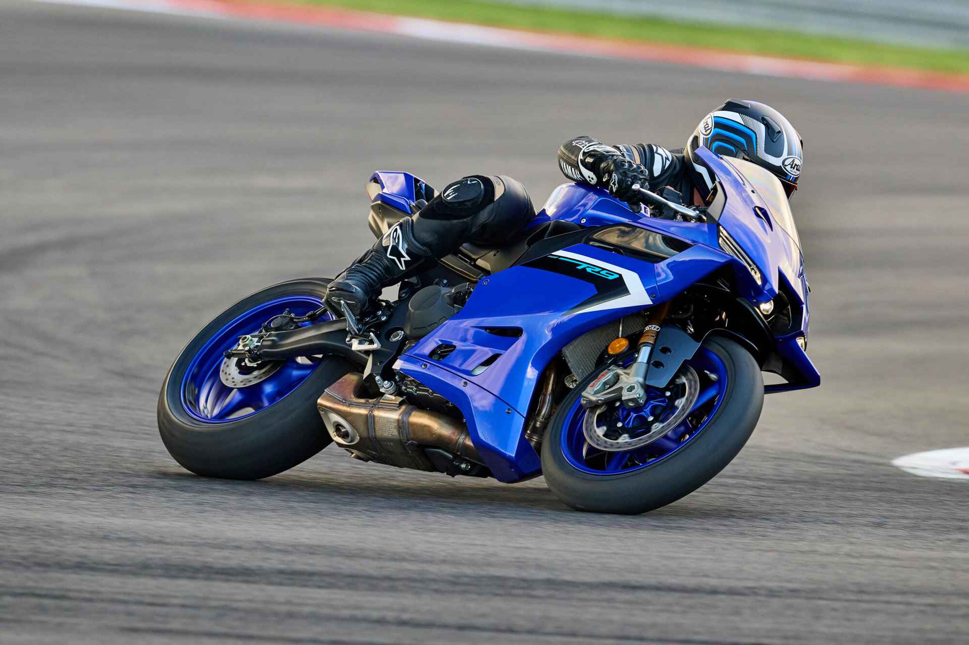 Yamaha YZF R9 - 2/20