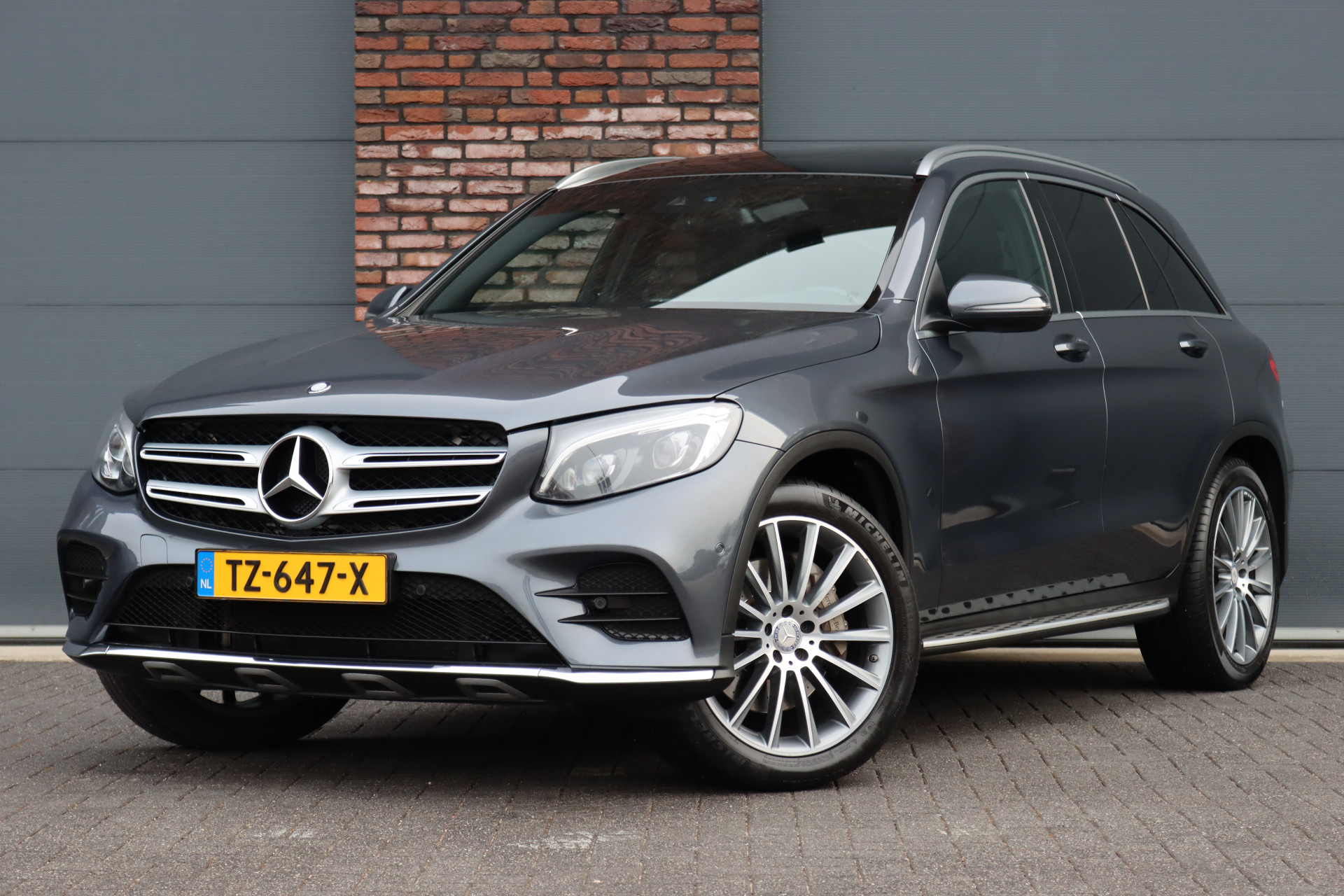 Mercedes-Benz GLC 250 d 4MATIC AMG Line Aut9 | Luchtvering | Panoramadak | Verwarmd Stuurwiel | Trekhaak | Standkachel | Memory | Burmester | Led Intelligent Light | Sfeerverlichting |