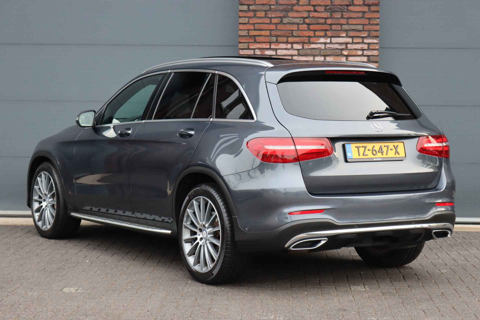 Mercedes-Benz GLC 250 d 4MATIC AMG Line Aut9 | Luchtvering | Panoramadak | Verwarmd Stuurwiel | Trekhaak | Standkachel | Memory | Burmester | Led Intelligent Light | Sfeerverlichting | - 6/41