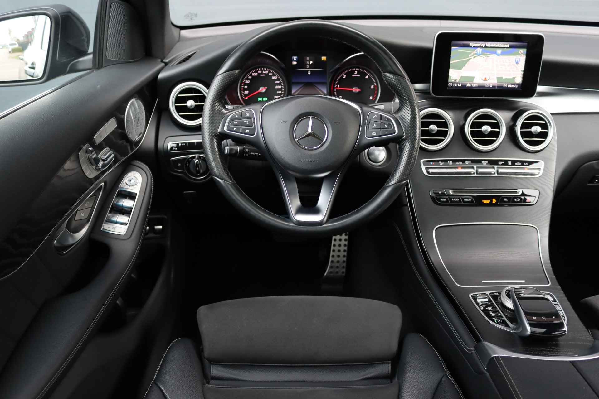 Mercedes-Benz GLC 250 d 4MATIC AMG Line Aut9 | Luchtvering | Panoramadak | Verwarmd Stuurwiel | Trekhaak | Standkachel | Memory | Burmester | Led Intelligent Light | Sfeerverlichting | - 28/41