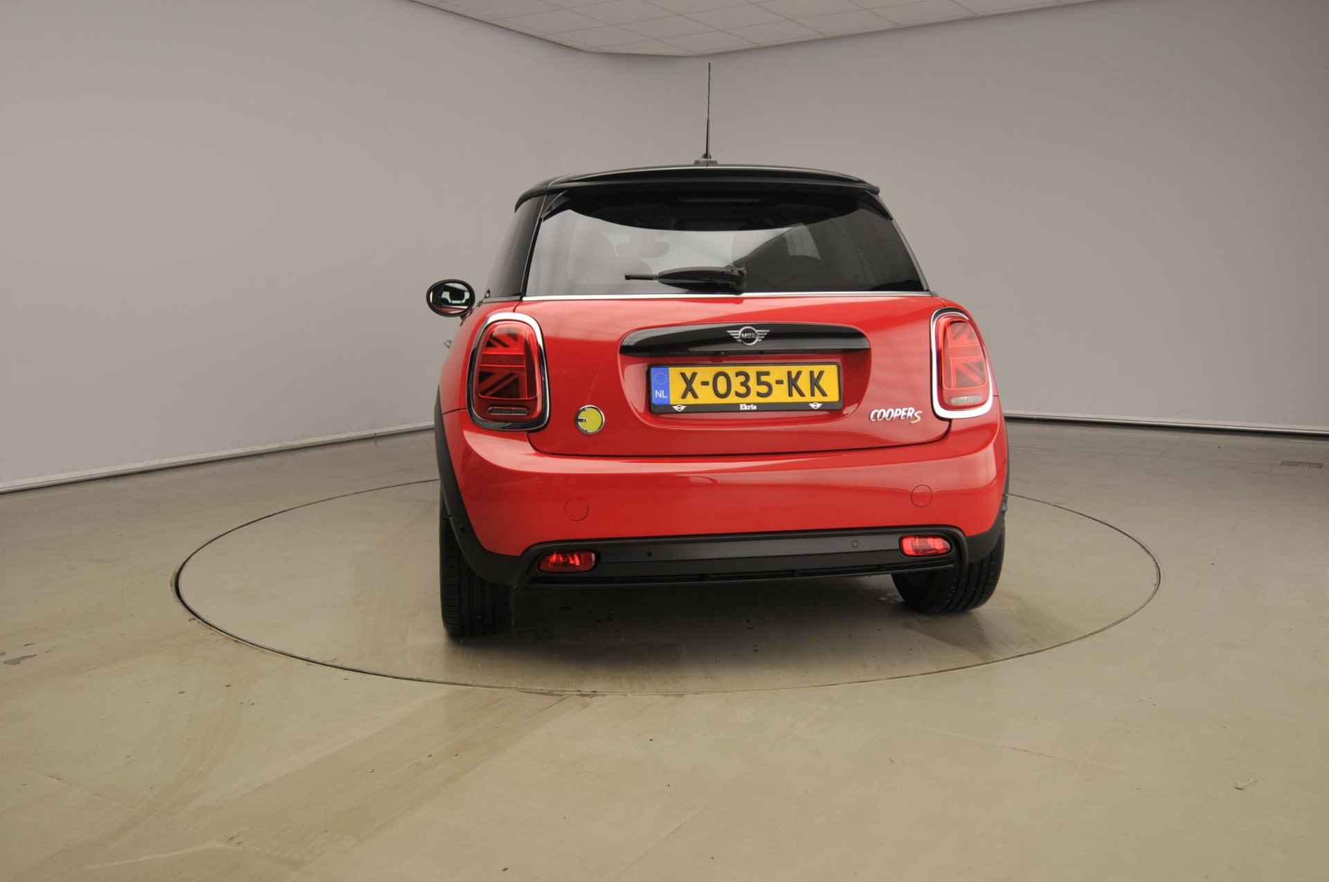 Mini 3-deurs Cooper SE Leder / Sportstoelen / Camera / PDC / Climate / Cruise / LED / Alu wielen 17 inch - 4/41