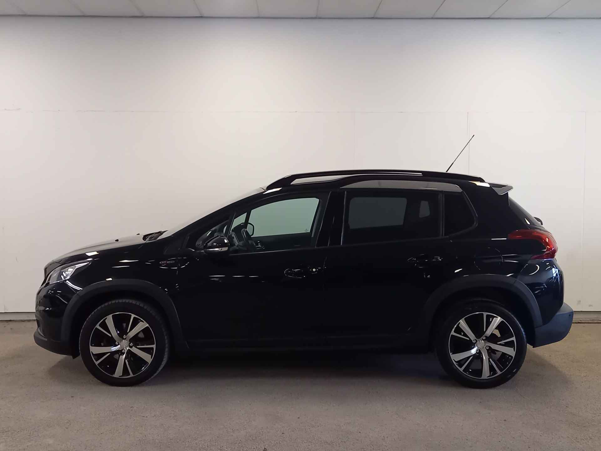 Peugeot 2008 1.2 PureTech GT Automaat Sportieve uitvoering! - 4/39