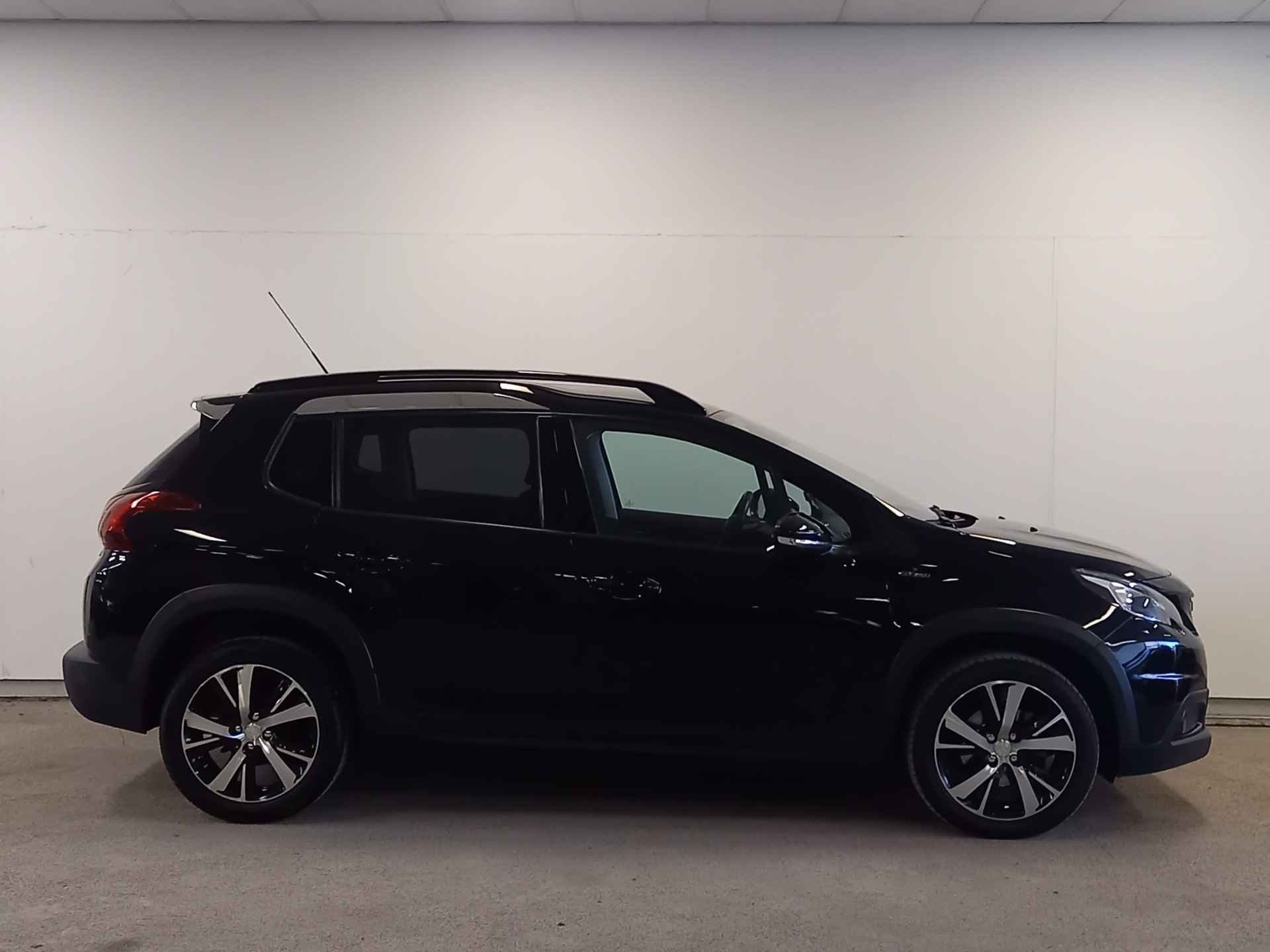 Peugeot 2008 1.2 PureTech GT Automaat Sportieve uitvoering! - 31/39