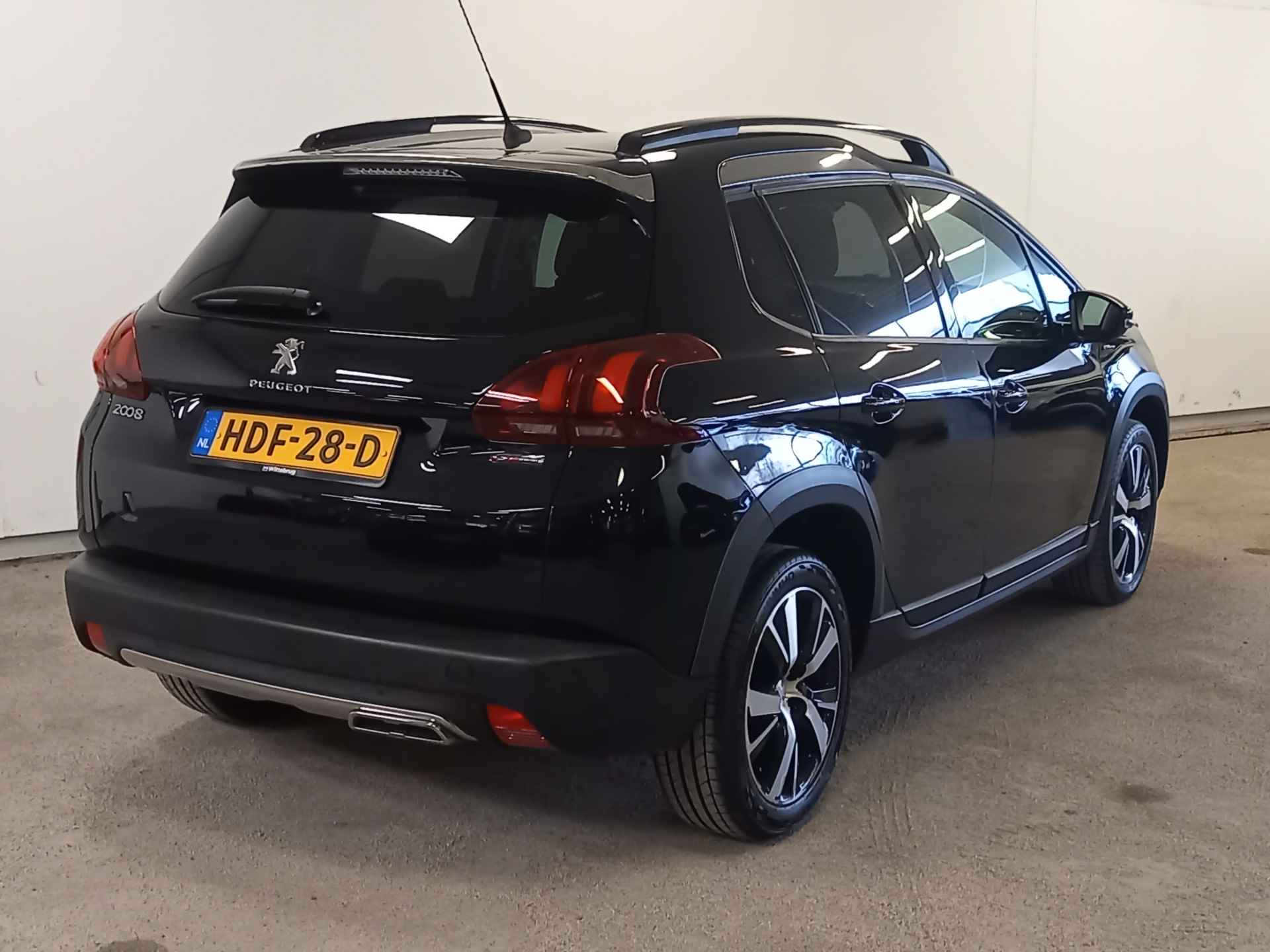 Peugeot 2008 1.2 PureTech GT Automaat Sportieve uitvoering! - 32/39