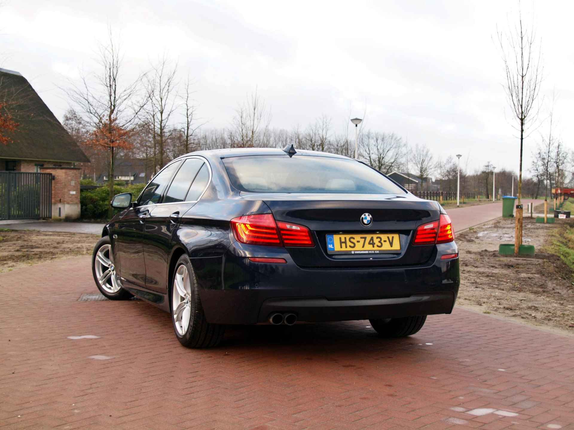 BMW 5-serie 520i Executive | M-pakket | Cruise Control | Parkeersensoren | Leer | - 2/31