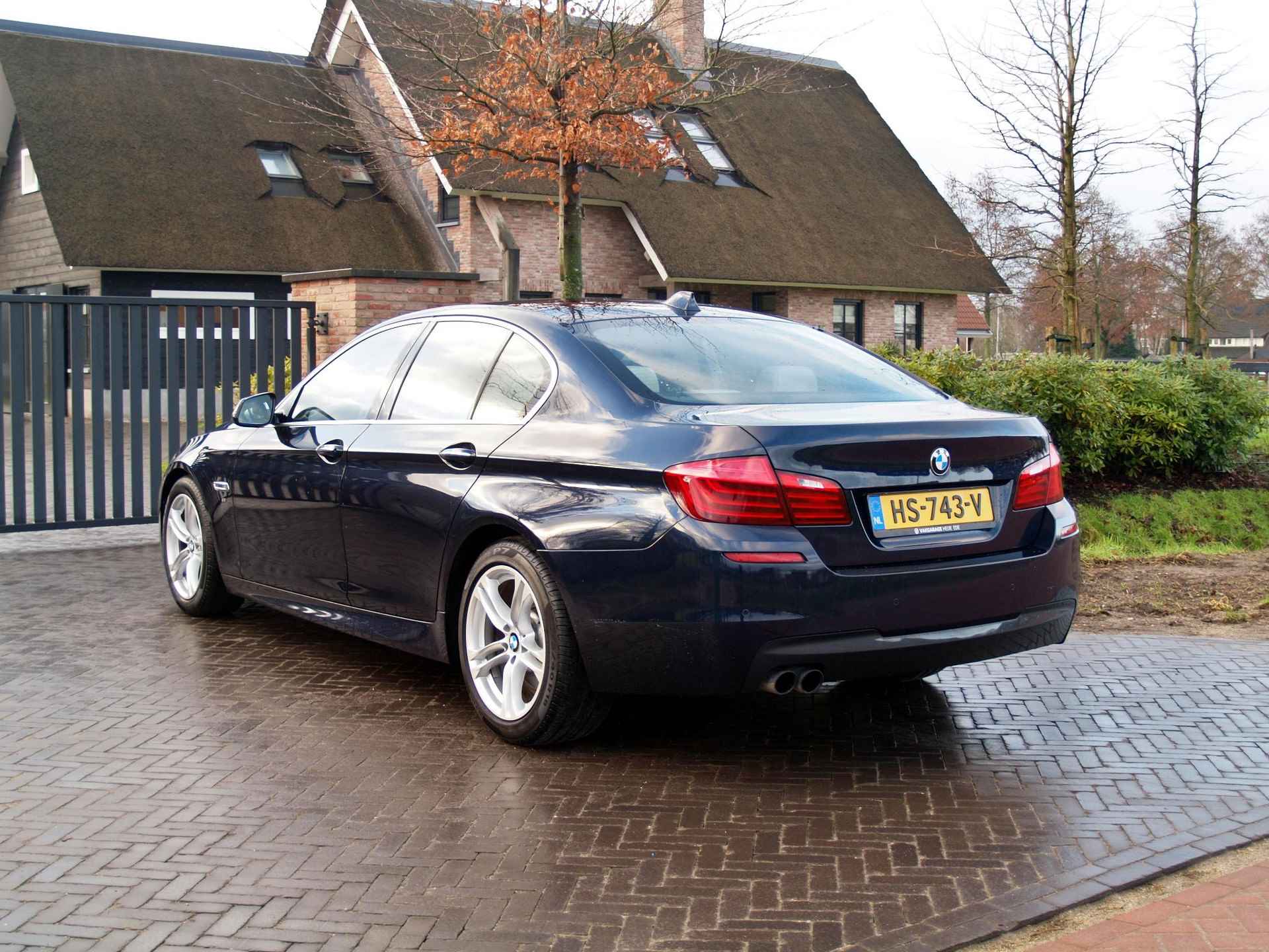 BMW 5-serie 520i Executive | M-pakket | Cruise Control | Parkeersensoren | Leer | - 8/31