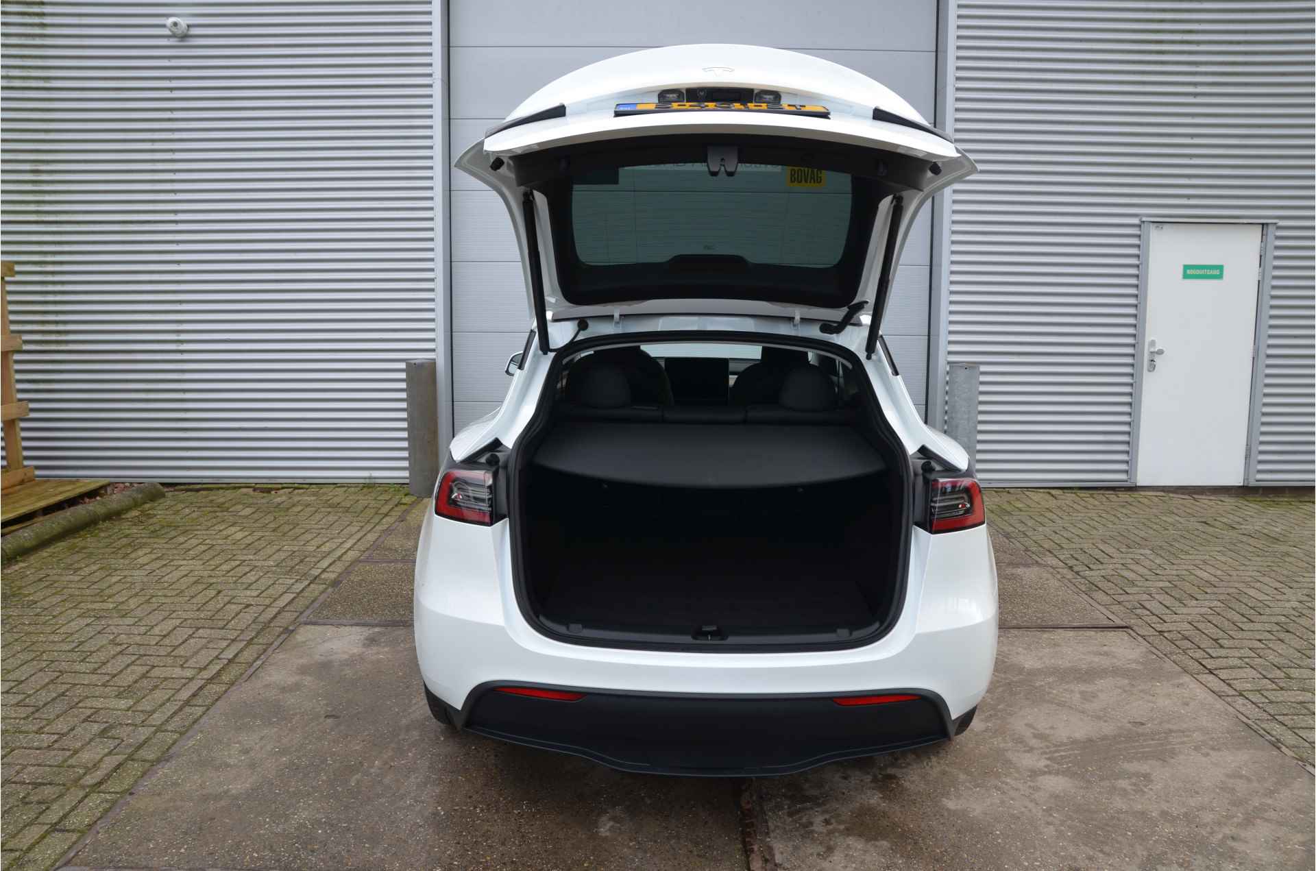 Tesla Model Y Long Range AWD 75 kWh AutoPilot, Trekhaak (1.600kg), incl. BTW - 32/34