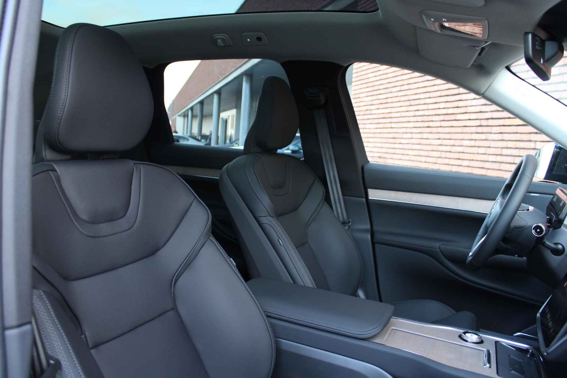 Volvo EX90 Twin Motor Performance Ultra 7p. 111 kWh | Luchtvering | Pilot Assist Pack | Digital Key Plus | Head-Up Display | Massagefunctie voorstoelen | Soft-close portieren | - 3/22