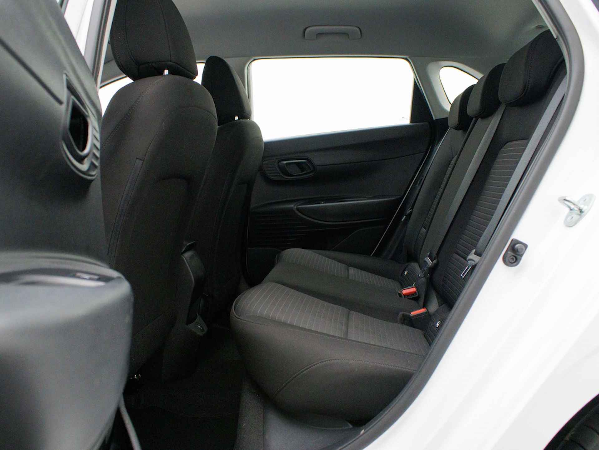 Hyundai i20 1.0 T-GDI Comfort | Private lease | Navi by App - 15/39