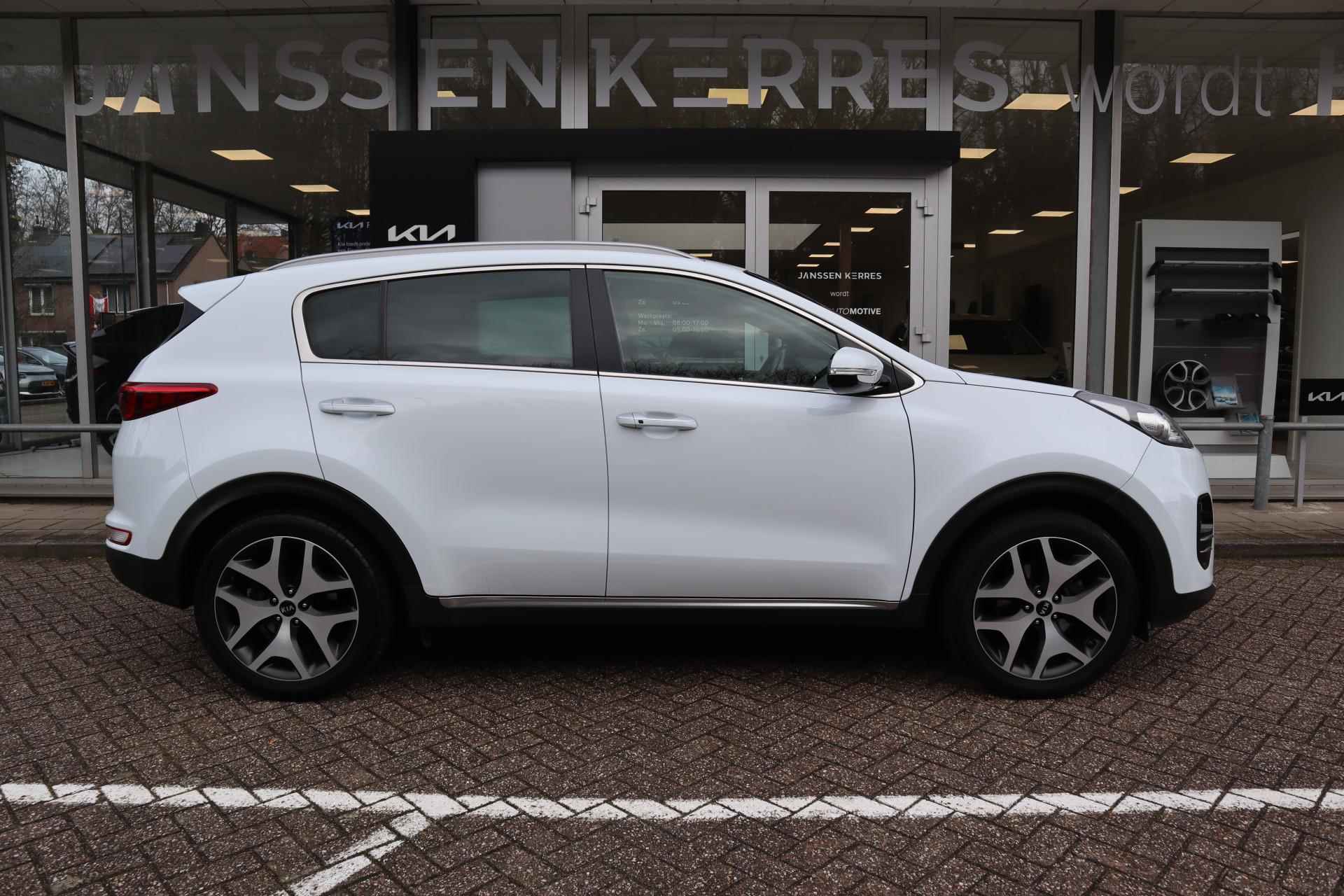 Kia Sportage 1.6 T-GDI GT-Line First Edition LEDER / NAVIGATIE / CAMERA / TREKHAAK - 11/35