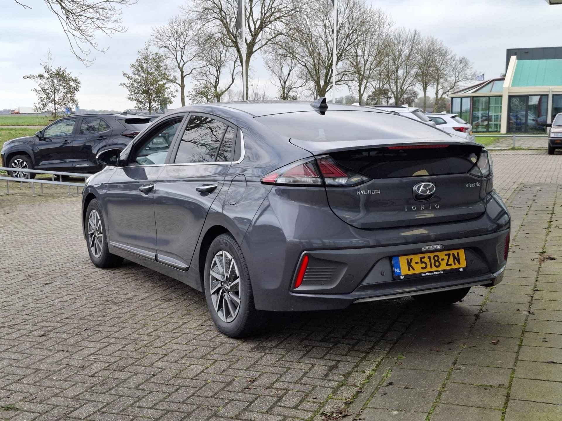 Hyundai IONIQ Premium EV 38 kWh | Pano | Leer | Stoelverwarming/koeling | Stuurverwarming | Navi | Clima | Cruise - 7/45