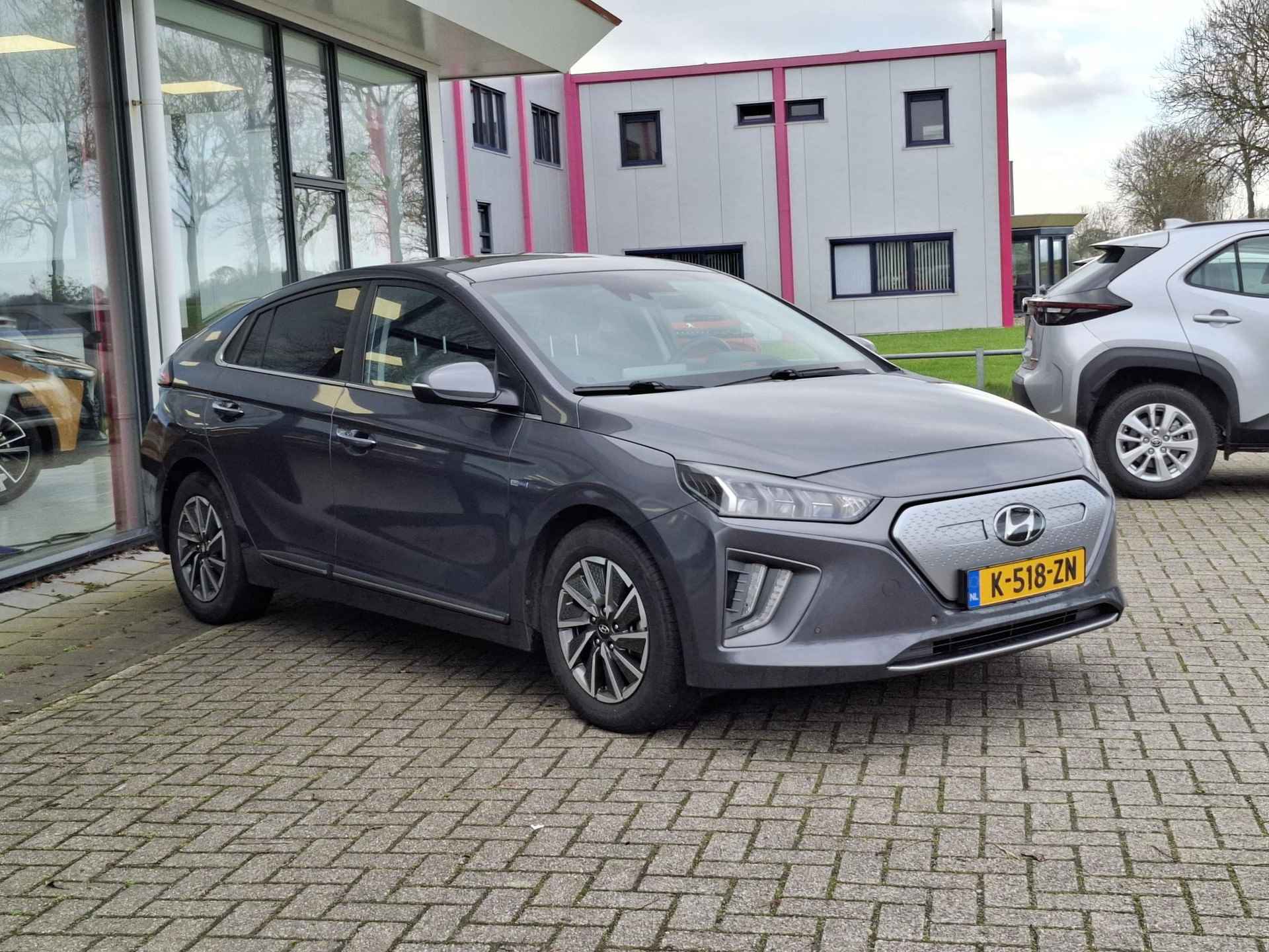 Hyundai IONIQ Premium EV 38 kWh | Pano | Leer | Stoelverwarming/koeling | Stuurverwarming | Navi | Clima | Cruise - 9/45