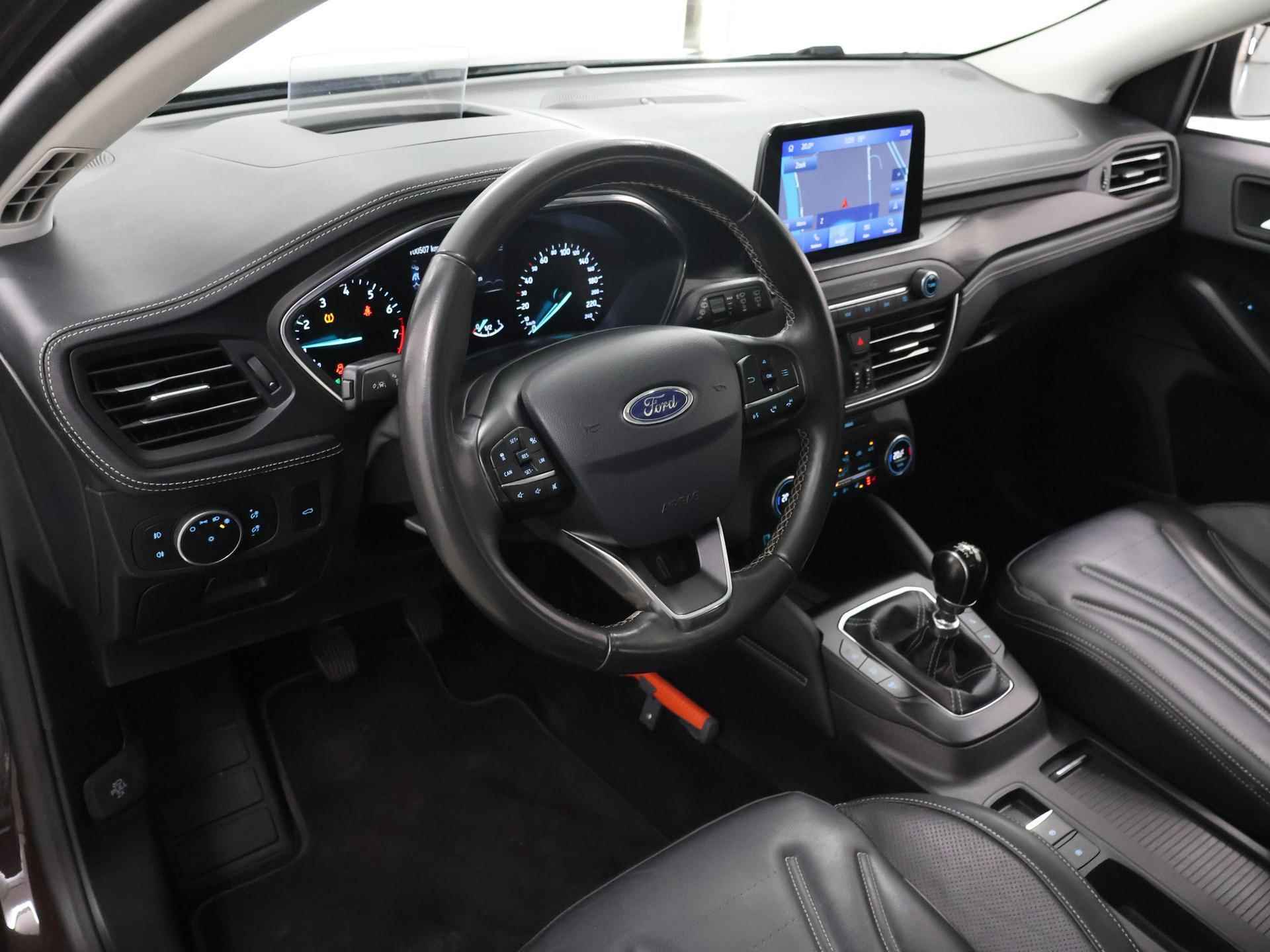 Ford Focus Wagon 1.0 EcoBoost Vignale | Panoramadak | Leder | B&O | Winterpakket | Cruise Control Adaptief | Elektr. Achterklep | - 8/43