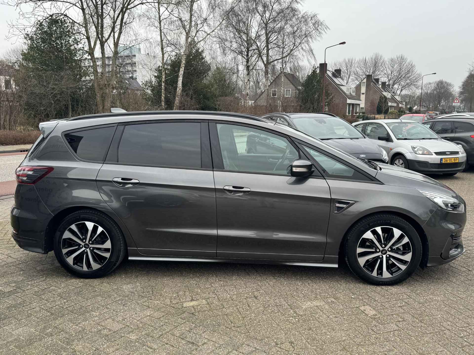 Ford S-Max 2.5 FHEV ST-Line Hybride Automaat 190pk | Adaptieve Cruise | SONY Audio | Dode hoeksensoren | Full LED Koplampen | Elektrische Achterklep - 2/25