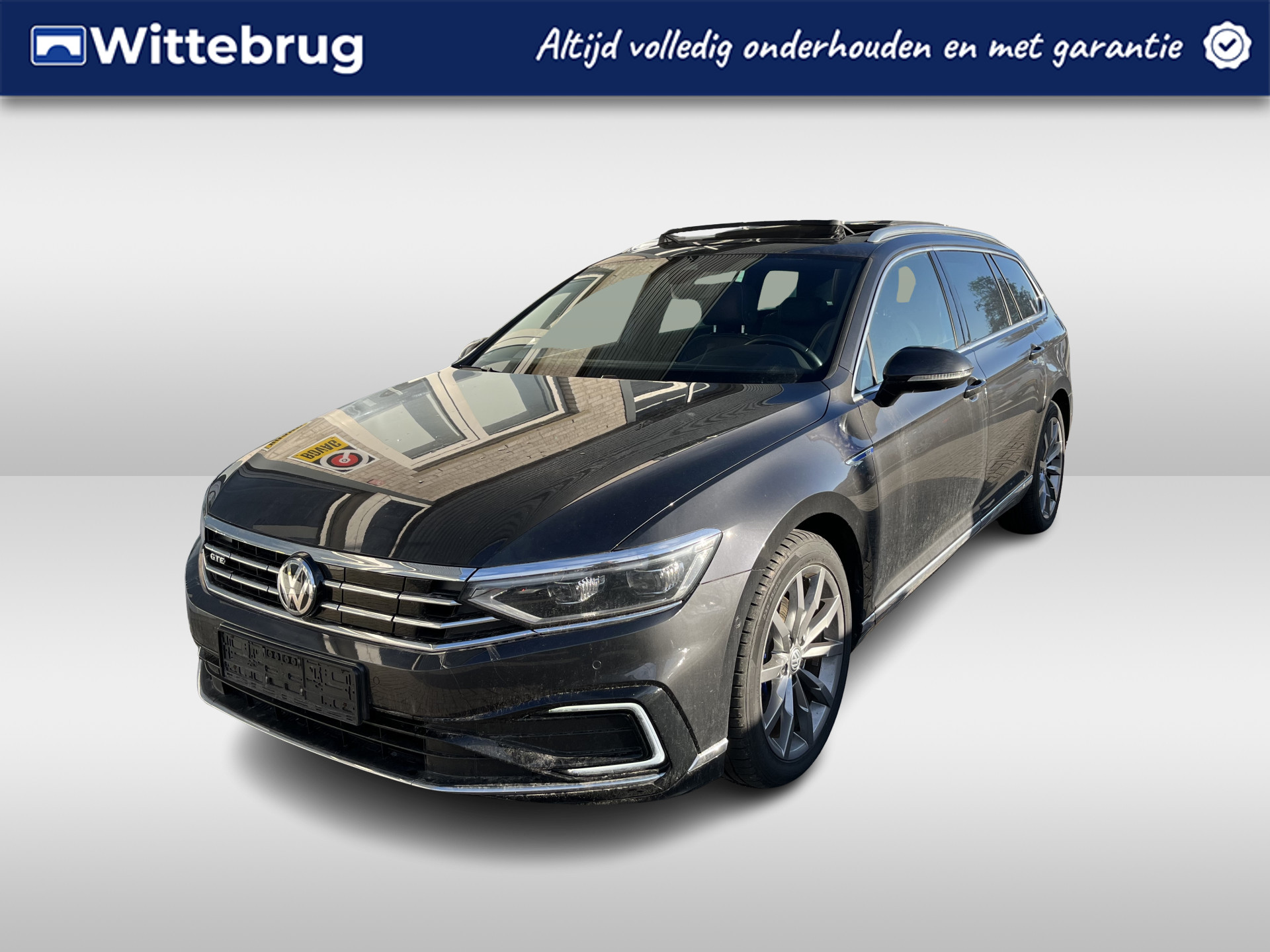 Volkswagen Passat Variant 1.4 TSI PHEV GTE / AUTOMAAT/ TREKHAAK/ PANO/ KEYLESS/ DIGITAL DASH/ HEAD-UP/ DAB/ NAVI/ APP-CONNECT/ PARK. SENSOREN/ 360 CAMERA/ CLIMA/ CRUISE/ STOELVERWARMING/ ALCANTARA