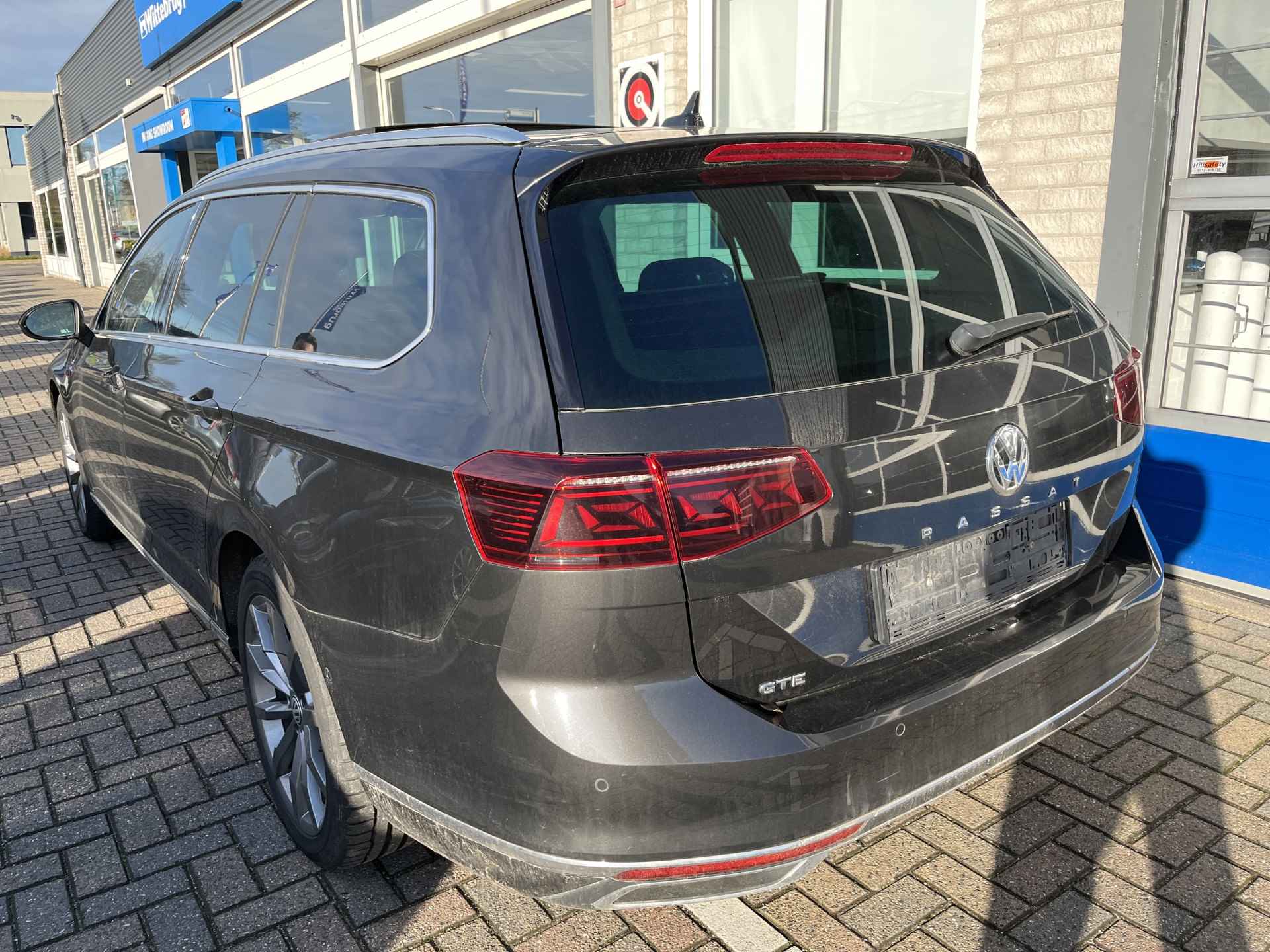 Volkswagen Passat Variant 1.4 TSI PHEV GTE / AUTOMAAT/ TREKHAAK/ PANO/ KEYLESS/ DIGITAL DASH/ HEAD-UP/ DAB/ NAVI/ APP-CONNECT/ PARK. SENSOREN/ 360 CAMERA/ CLIMA/ CRUISE/ STOELVERWARMING/ ALCANTARA - 6/36