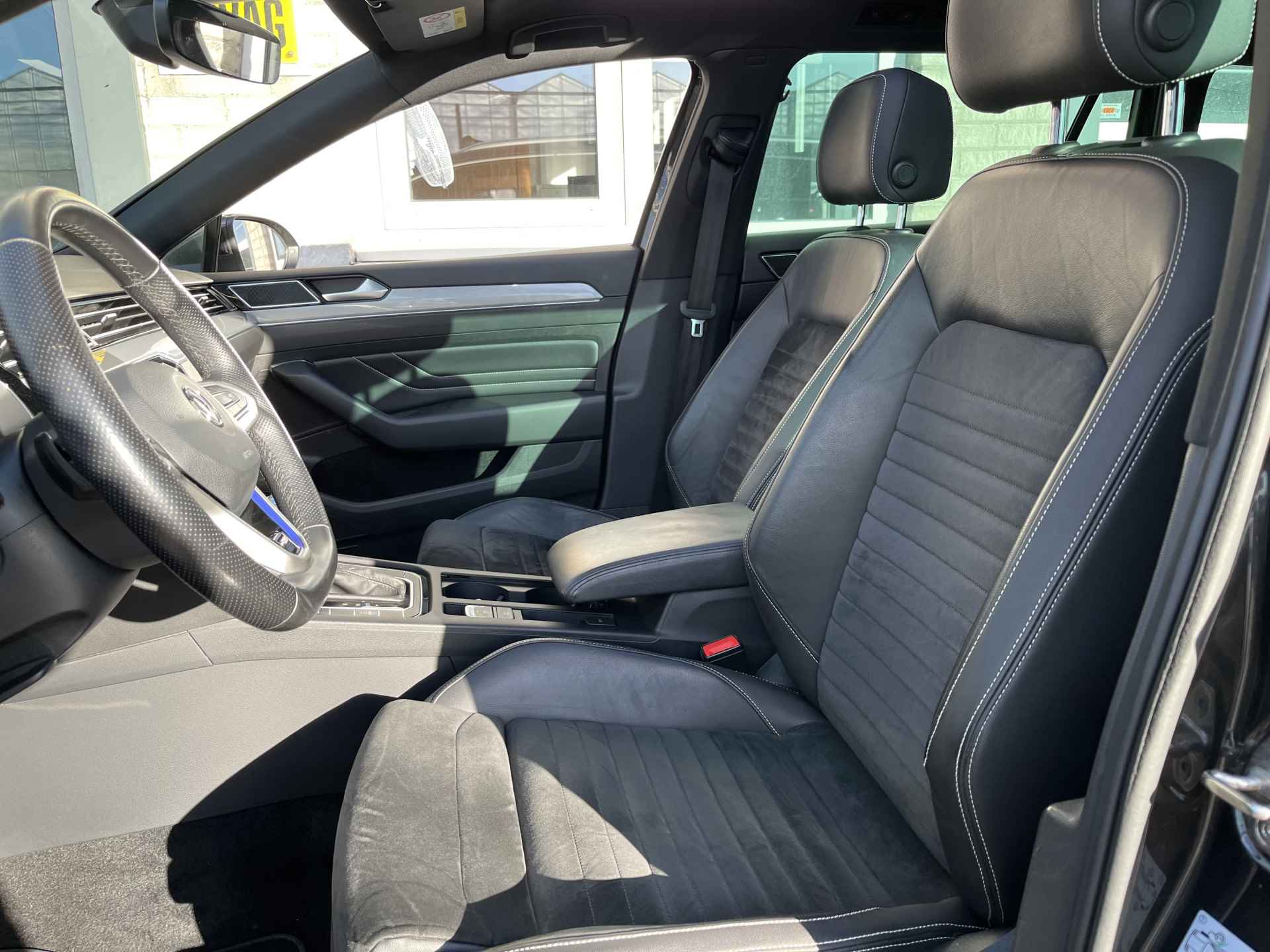 Volkswagen Passat Variant 1.4 TSI PHEV GTE / AUTOMAAT/ TREKHAAK/ PANO/ KEYLESS/ DIGITAL DASH/ HEAD-UP/ DAB/ NAVI/ APP-CONNECT/ PARK. SENSOREN/ 360 CAMERA/ CLIMA/ CRUISE/ STOELVERWARMING/ ALCANTARA - 8/36