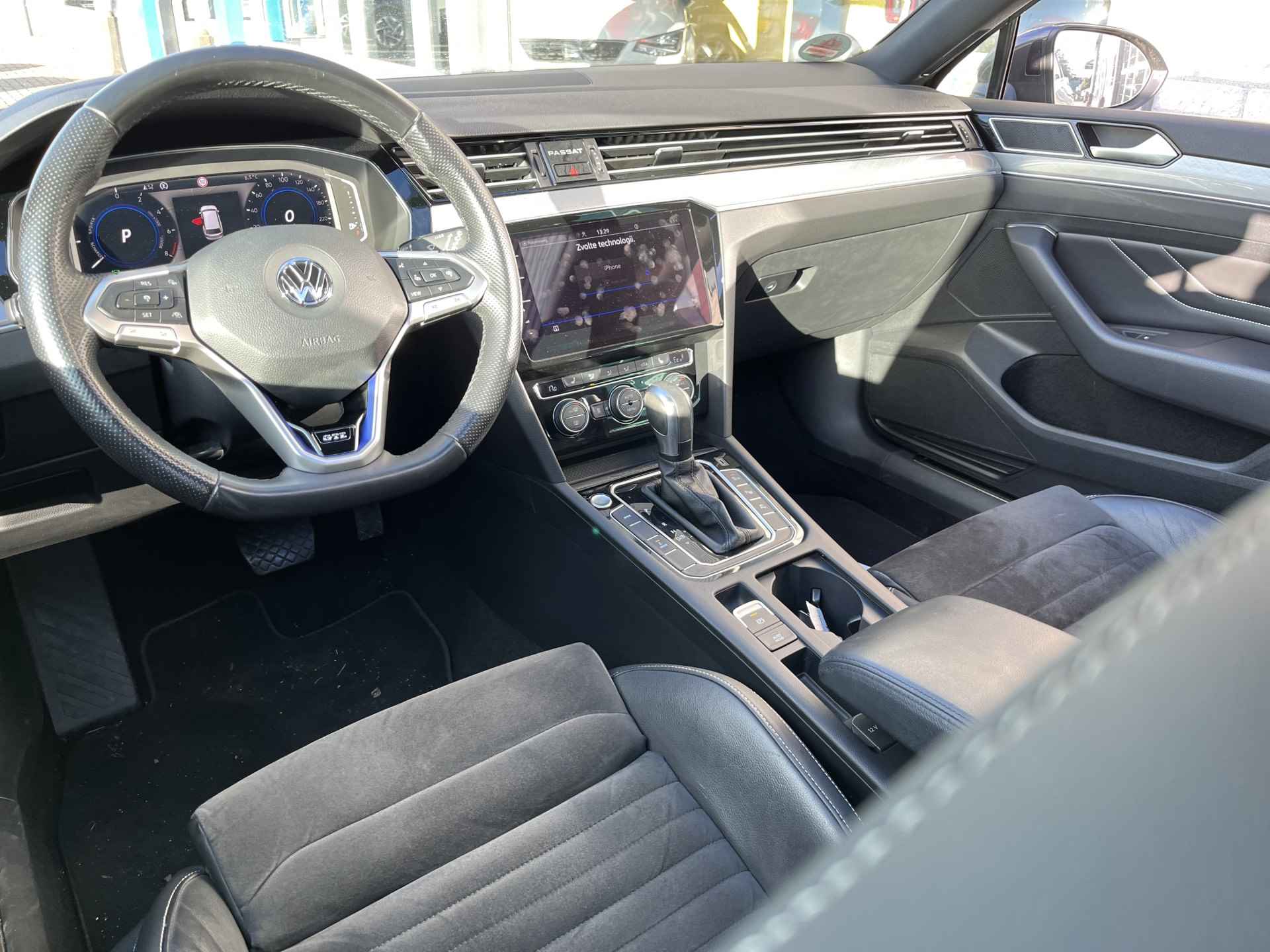 Volkswagen Passat Variant 1.4 TSI PHEV GTE / AUTOMAAT/ TREKHAAK/ PANO/ KEYLESS/ DIGITAL DASH/ HEAD-UP/ DAB/ NAVI/ APP-CONNECT/ PARK. SENSOREN/ 360 CAMERA/ CLIMA/ CRUISE/ STOELVERWARMING/ ALCANTARA - 9/36