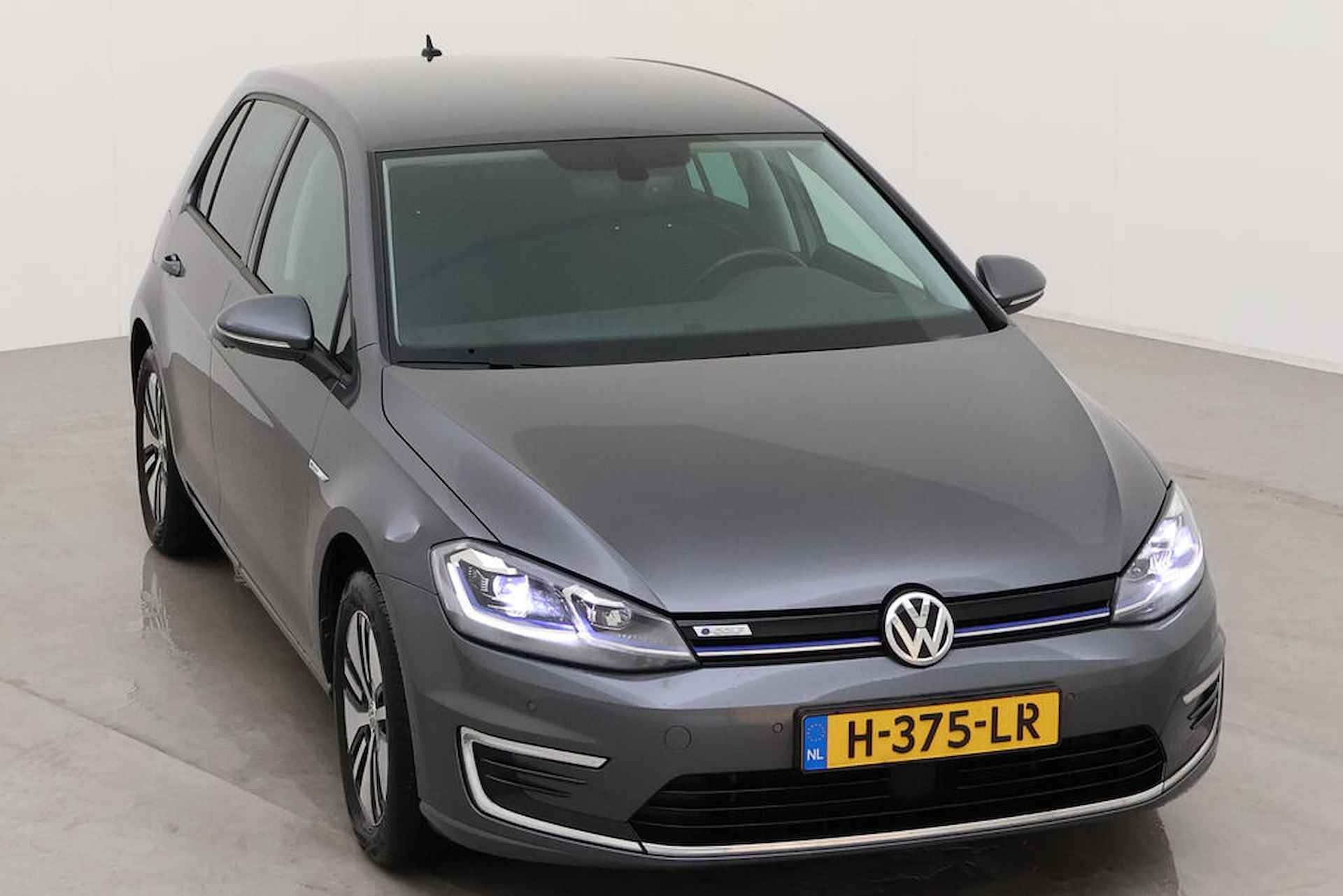 Volkswagen e-Golf E-DITION Metallic/ Digitale Cockpit/Led/ Clima/Navi/ 16 lmv - 8/15