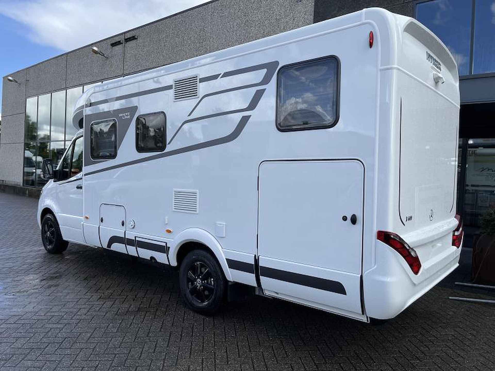 Hymer B-MCT 600 White-Line  Schotel/Luifel/Leder - 3/16