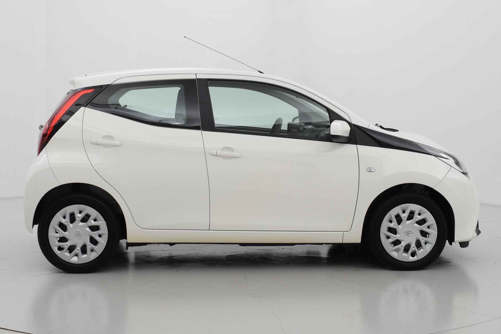 Toyota Aygo 1.0 VVT-i x-play Apple\Android 5drs - 24/36