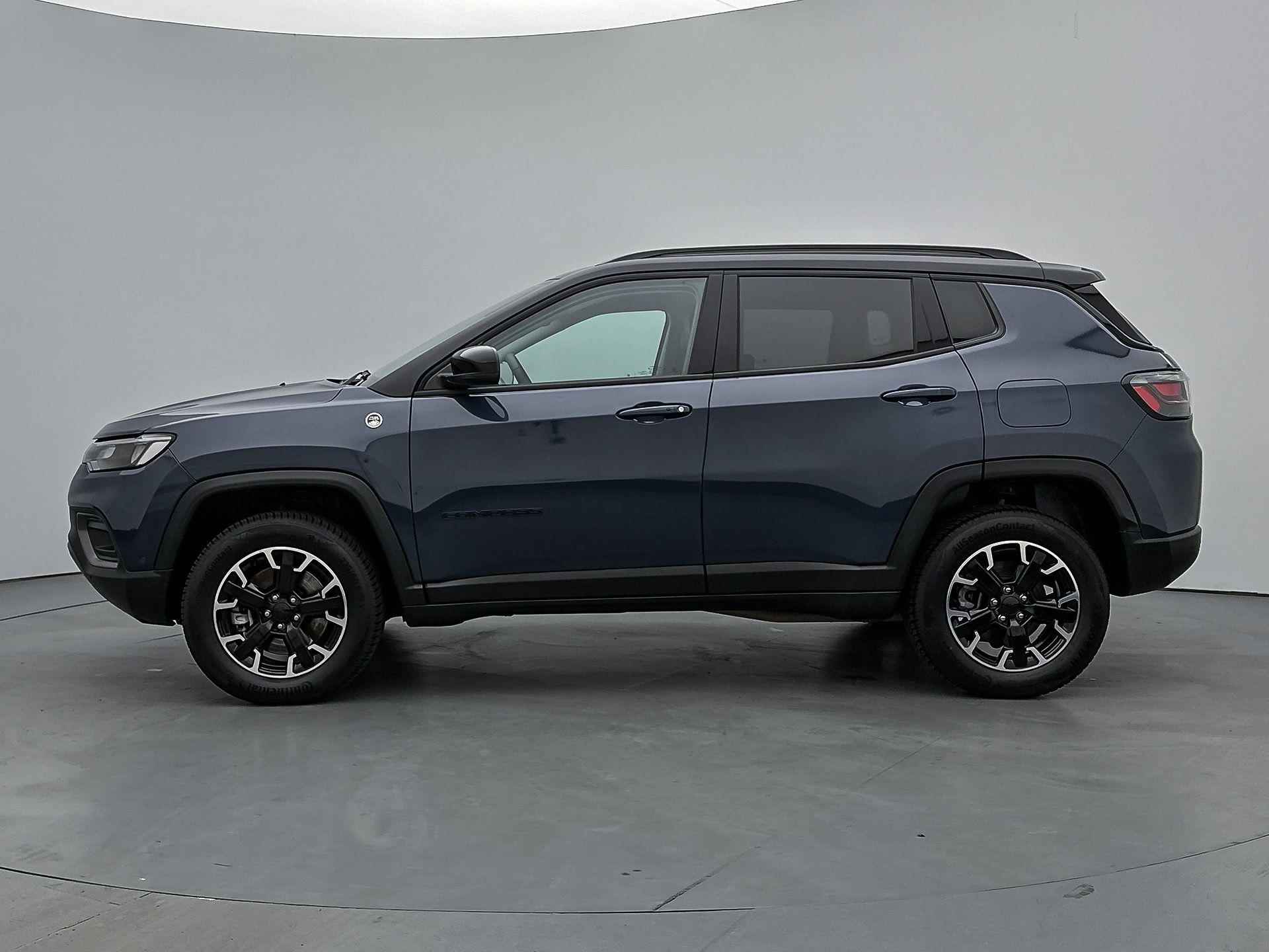 Jeep Compass SUV Hybrid Electric Trailhawk 240 pk Automaat | Navigatie | Achteruitrijcamera | Parkeersensoren Voor en Achter | Keyless Entry/Start | LED Koplampen | Actief Veersysteem | Adaptieve Cruise Control | Climate Control | 17" Lichtmetalen Velgen | Apple Carplay/Android Auto | - 6/33