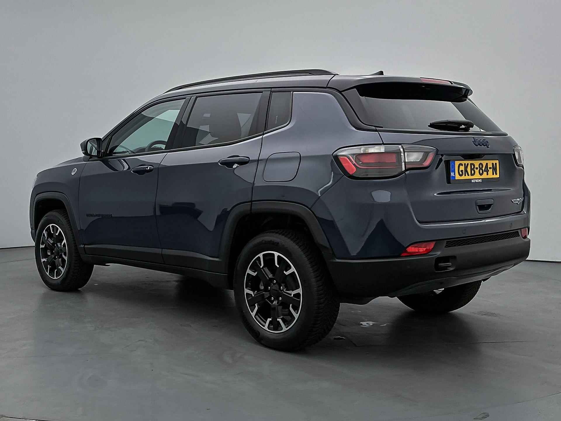 Jeep Compass SUV Hybrid Electric Trailhawk 240 pk Automaat | Navigatie | Achteruitrijcamera | Parkeersensoren Voor en Achter | Keyless Entry/Start | LED Koplampen | Actief Veersysteem | Adaptieve Cruise Control | Climate Control | 17" Lichtmetalen Velgen | Apple Carplay/Android Auto | - 7/33