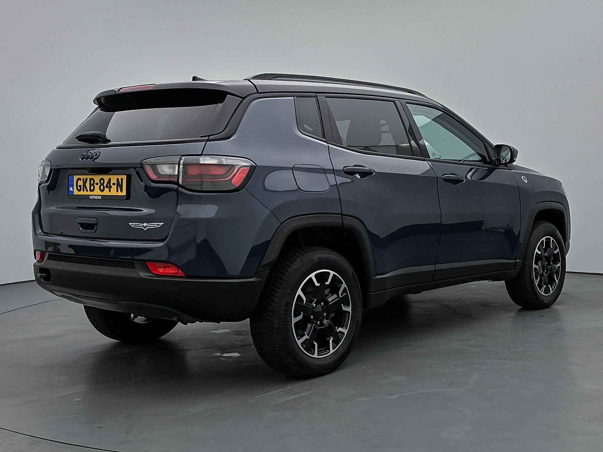 Jeep Compass SUV Hybrid Electric Trailhawk 240 pk Automaat | Navigatie | Achteruitrijcamera | Parkeersensoren Voor en Achter | Keyless Entry/Start | LED Koplampen | Actief Veersysteem | Adaptieve Cruise Control | Climate Control | 17" Lichtmetalen Velgen | Apple Carplay/Android Auto | - 9/33