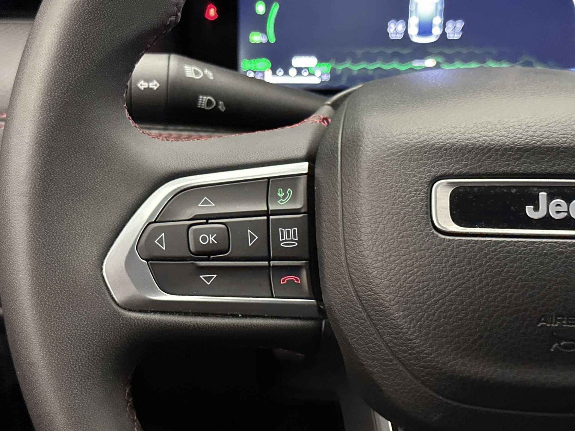 Jeep Compass SUV Hybrid Electric Trailhawk 240 pk Automaat | Navigatie | Achteruitrijcamera | Parkeersensoren Voor en Achter | Keyless Entry/Start | LED Koplampen | Actief Veersysteem | Adaptieve Cruise Control | Climate Control | 17" Lichtmetalen Velgen | Apple Carplay/Android Auto | - 18/33