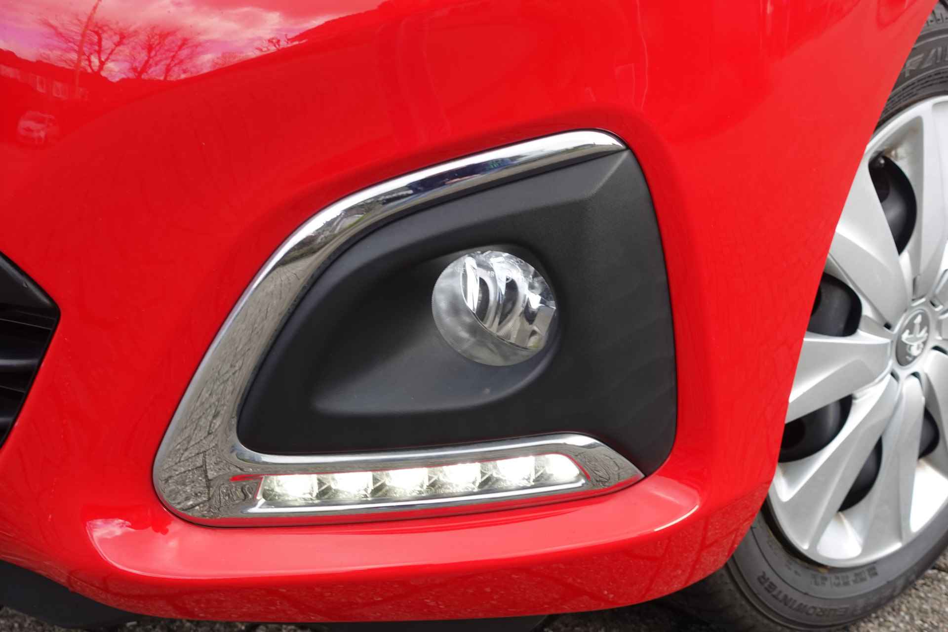 Peugeot 108 1.0 e-VTi Style | APPLE CARPLAY | A. CAMERA | GETINT GLAS | A/C | 12 MND BOVAG! - 6/28