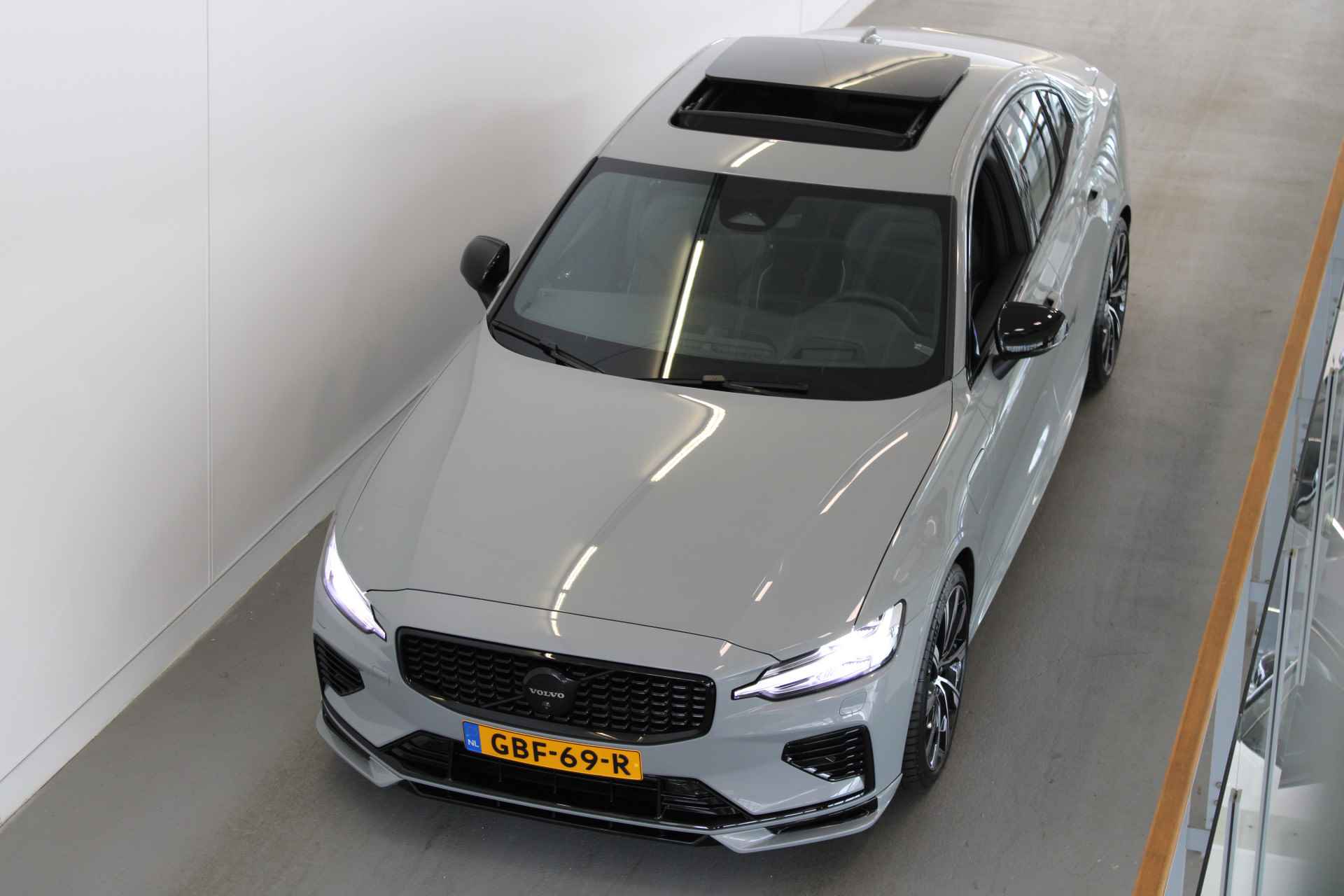 Volvo S60 T6 350PK Ultimate Dark | Full Option | HEICO | B&W Audio | 360 Camera | 20'' - 18/73