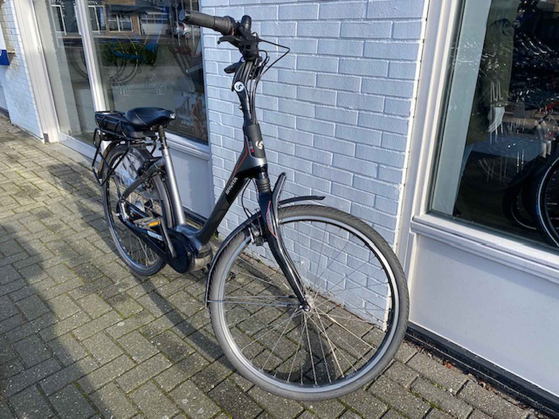 Sparta M8b Active Plus D48 N8 Elektrische Stadsfietsen silver/black - 2/5