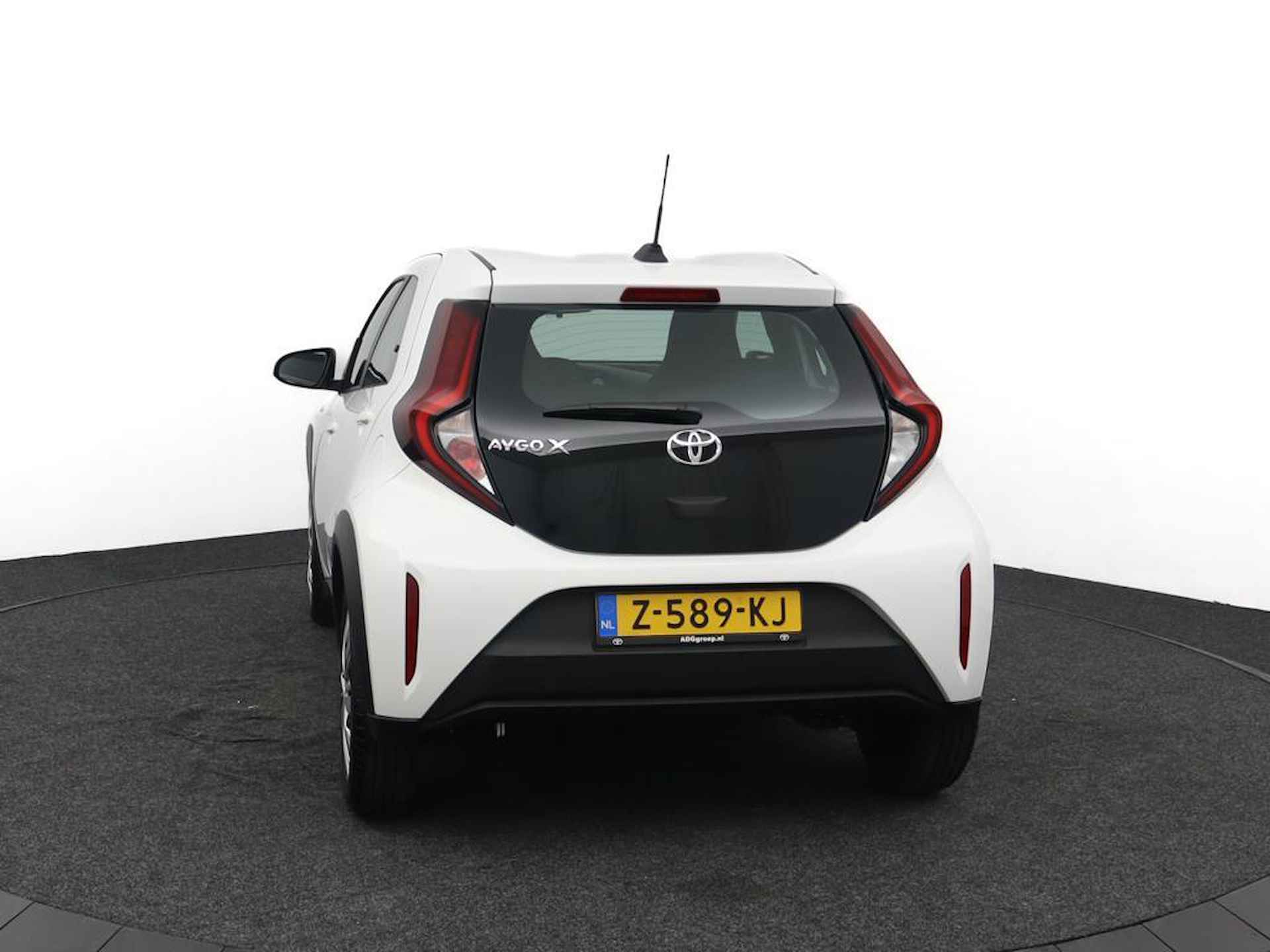 Toyota Aygo X 1.0 VVT-i MT Play | Airco | Parkeercamera | Apple carplay Android auto | Cruise control | - 33/41