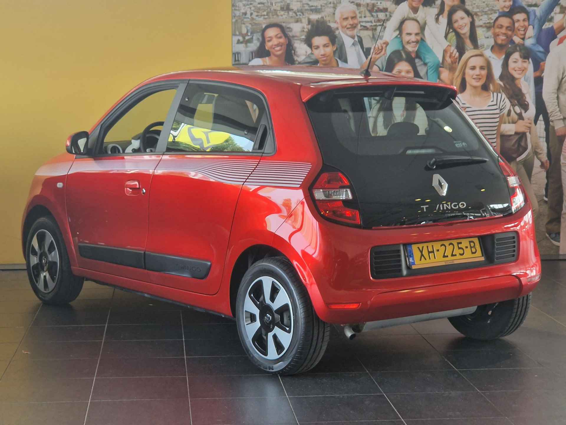 Renault Twingo 1.0 SCe 70 Collection AIRCONDITIONING | TELEFOONVOORBEREIDING | SNELHEIDSBEGRENZER | ACHTERSPOILER | STRIPING - 7/24