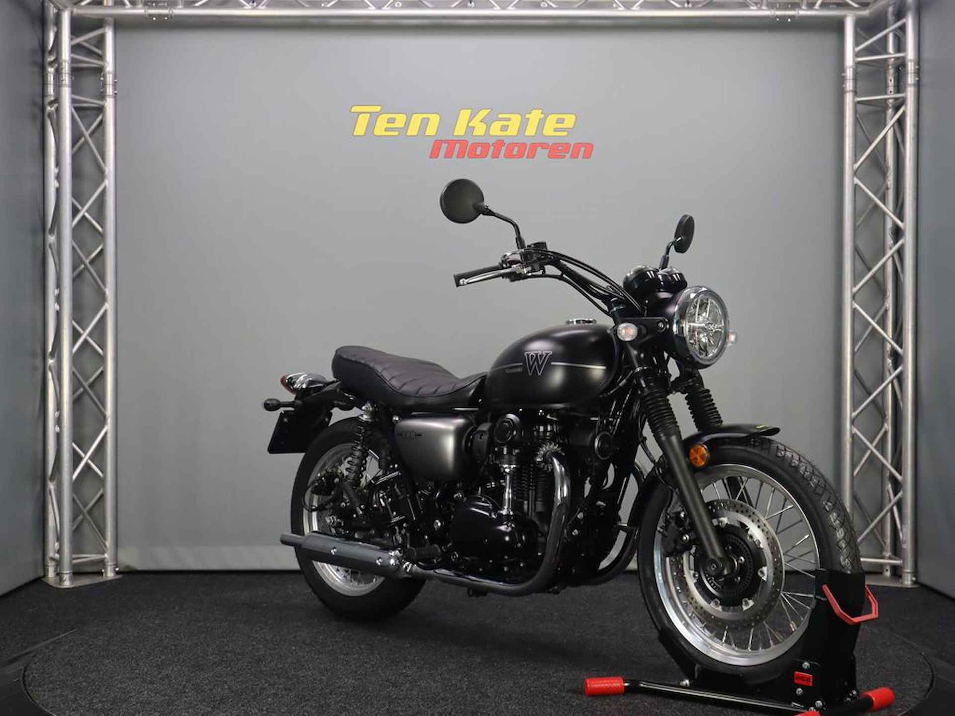 Kawasaki W 800 - 2/12