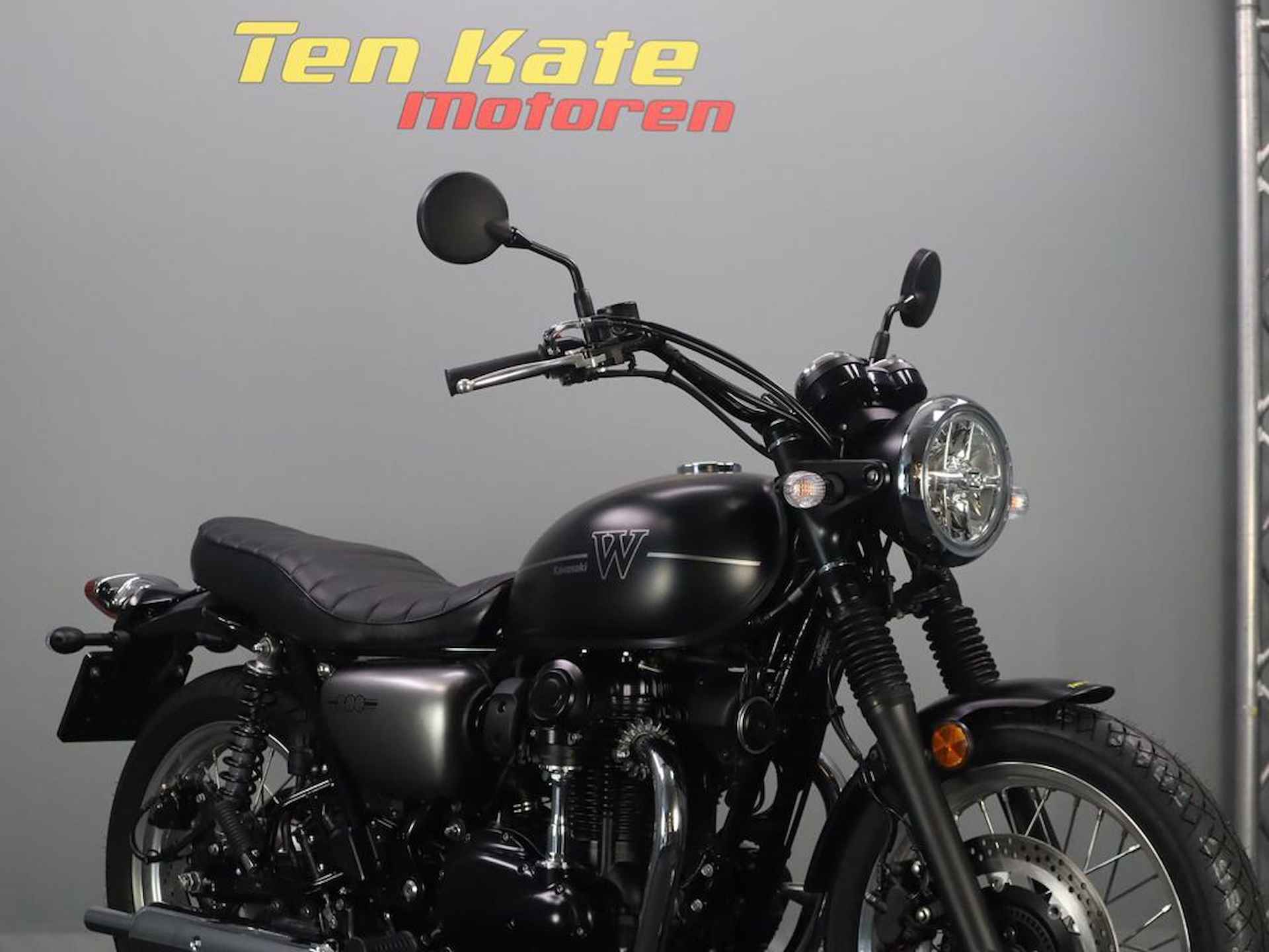 Kawasaki W 800 - 4/12