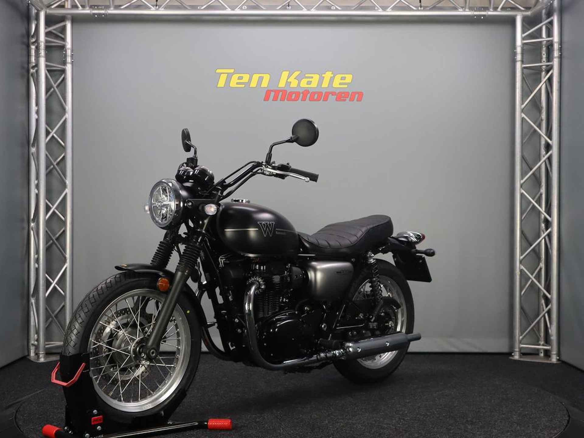 Kawasaki W 800 - 6/12