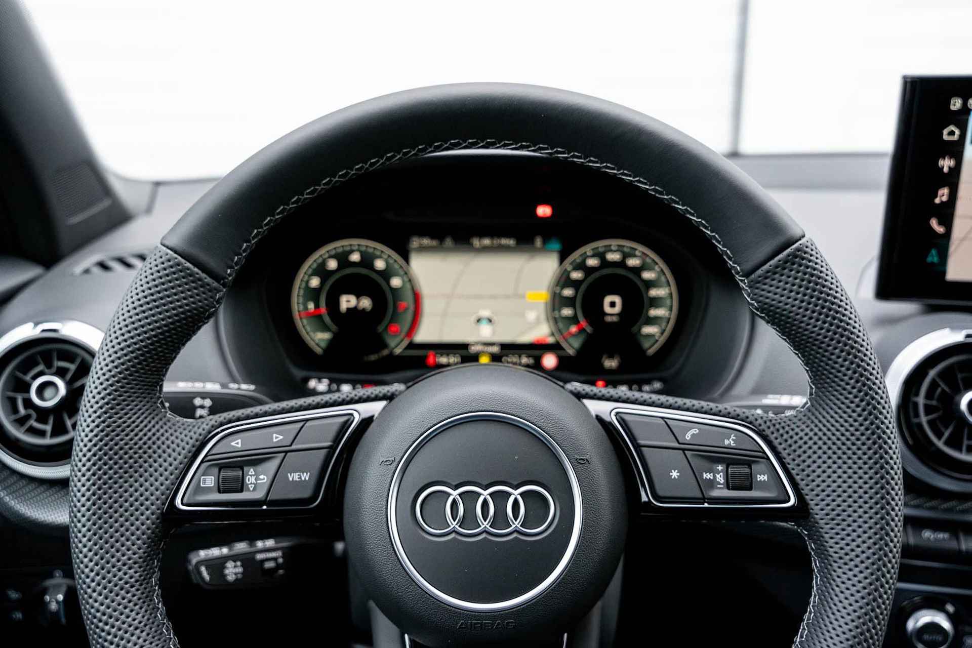 Audi Q2 35 TFSI 150pk S Edition | LMV 19” | Cruise Control Adaptief | Panoramadak - 20/49