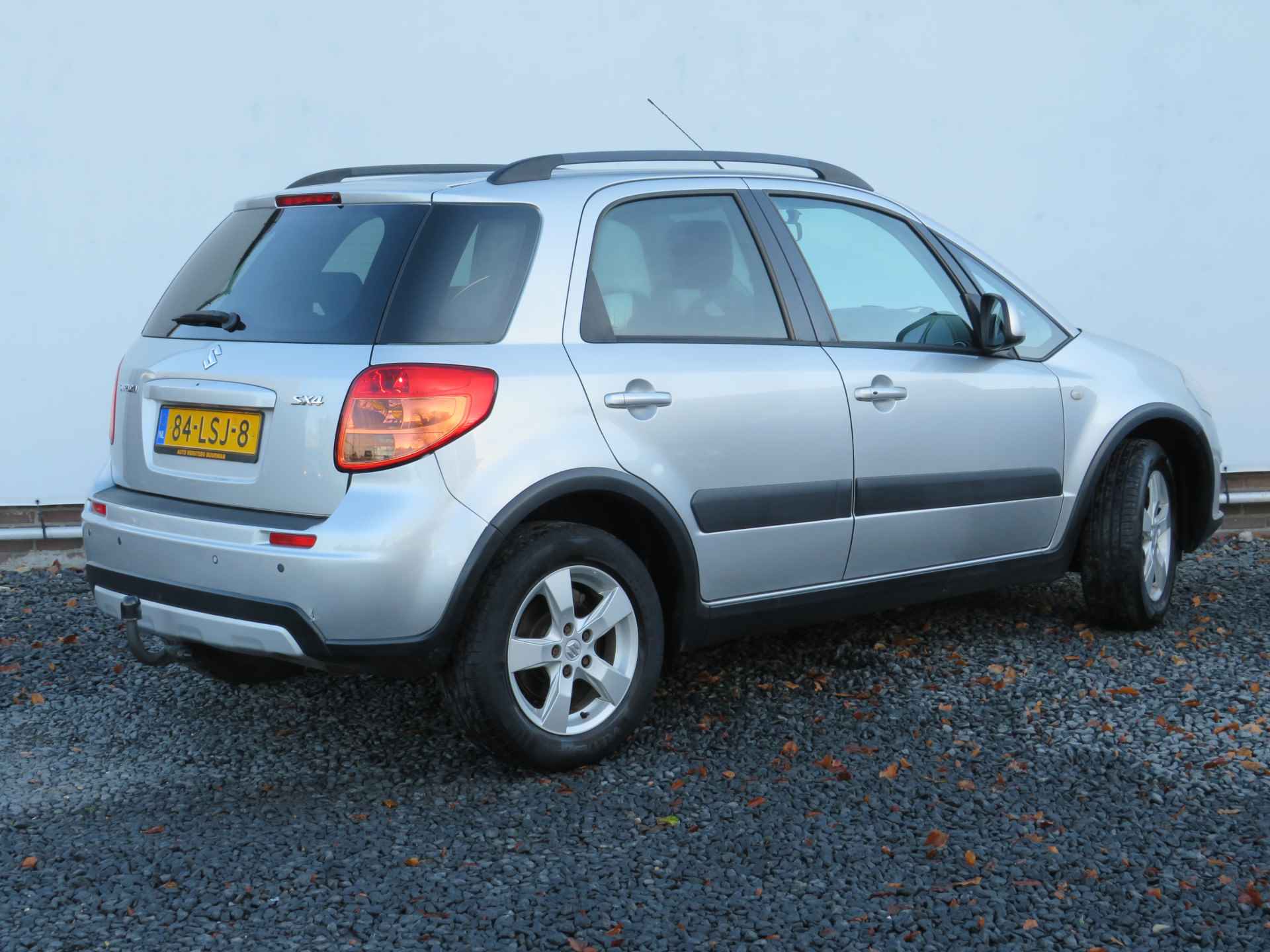 Suzuki SX4 1.6 Exclusive, Trekhaak, parkeersensoren, 2e Eig. Keyless en Middenarmsteun - 4/31