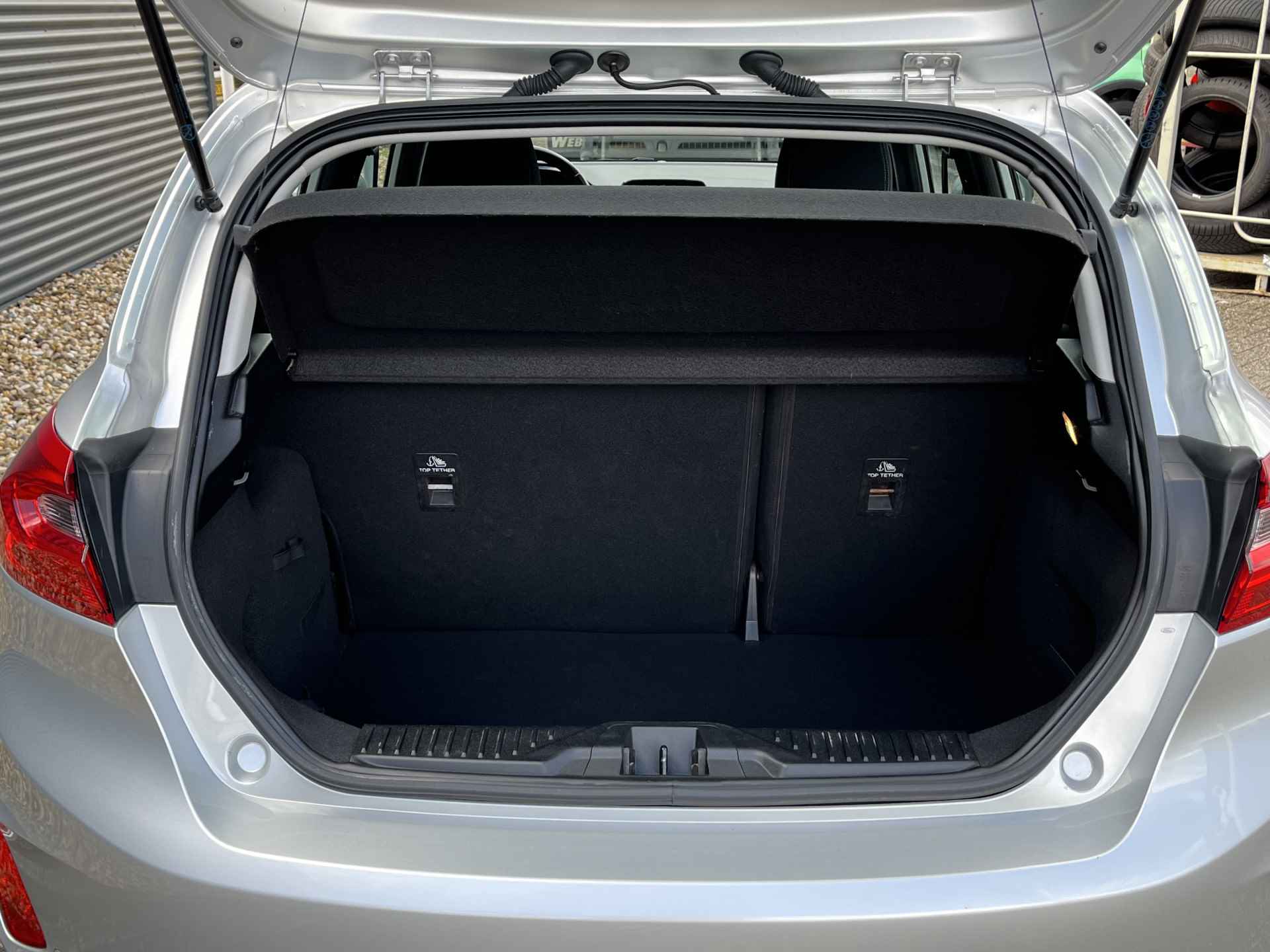 Ford Fiesta 1.1 Trend | Voorruitverwarming | Lichtmetalen Velgen | Apple Carplay - 18/34
