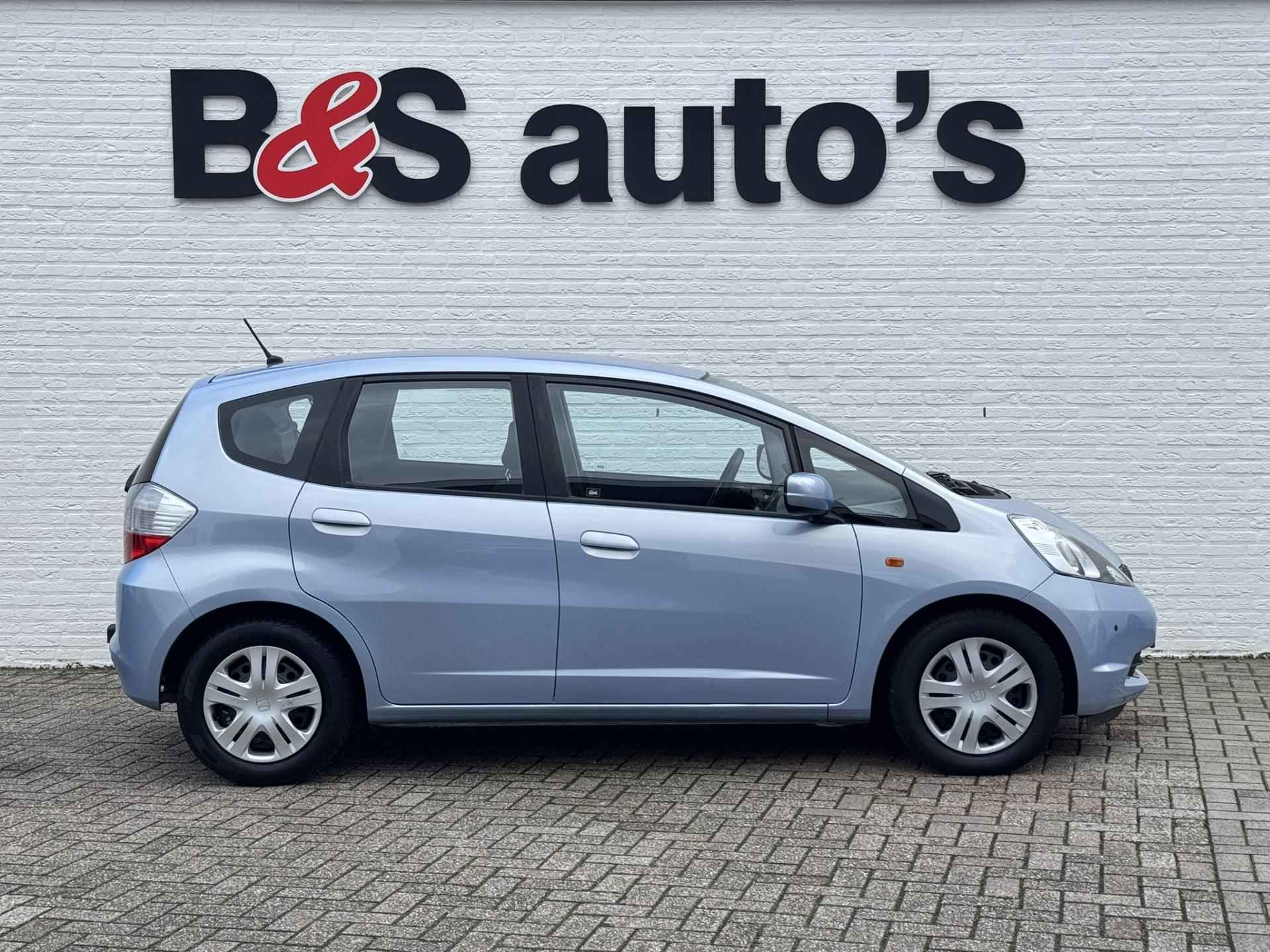 Honda Jazz 1.2 Trekhaak Pdc voor en achter Airco Nette auto 4 Seizoenen banden - 16/43