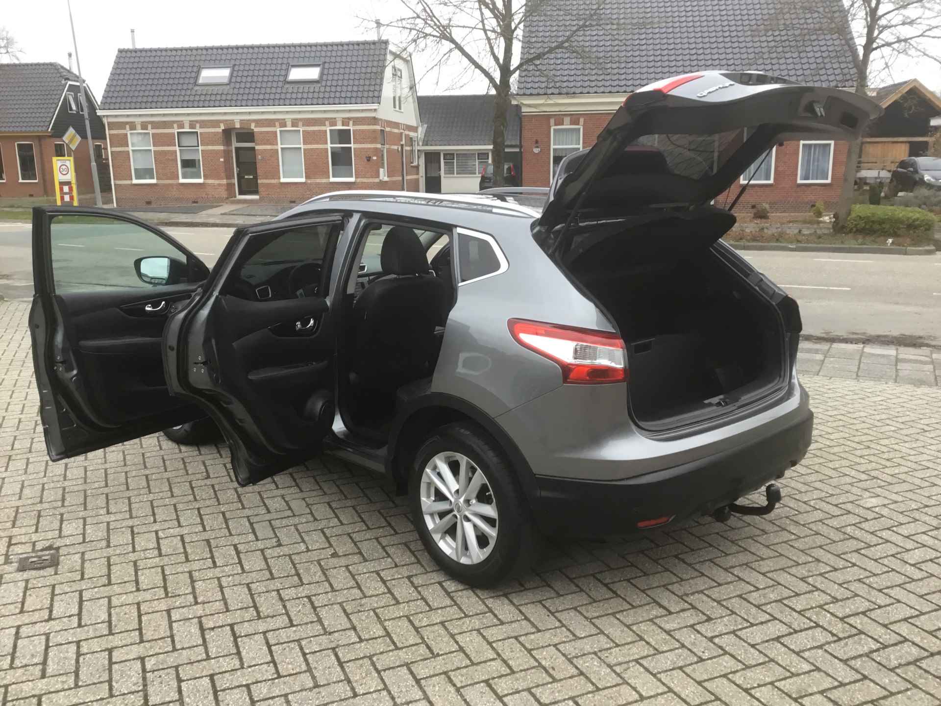 Nissan QASHQAI 1.2 DIG-T 115 Tekna+Panodak - 29/33