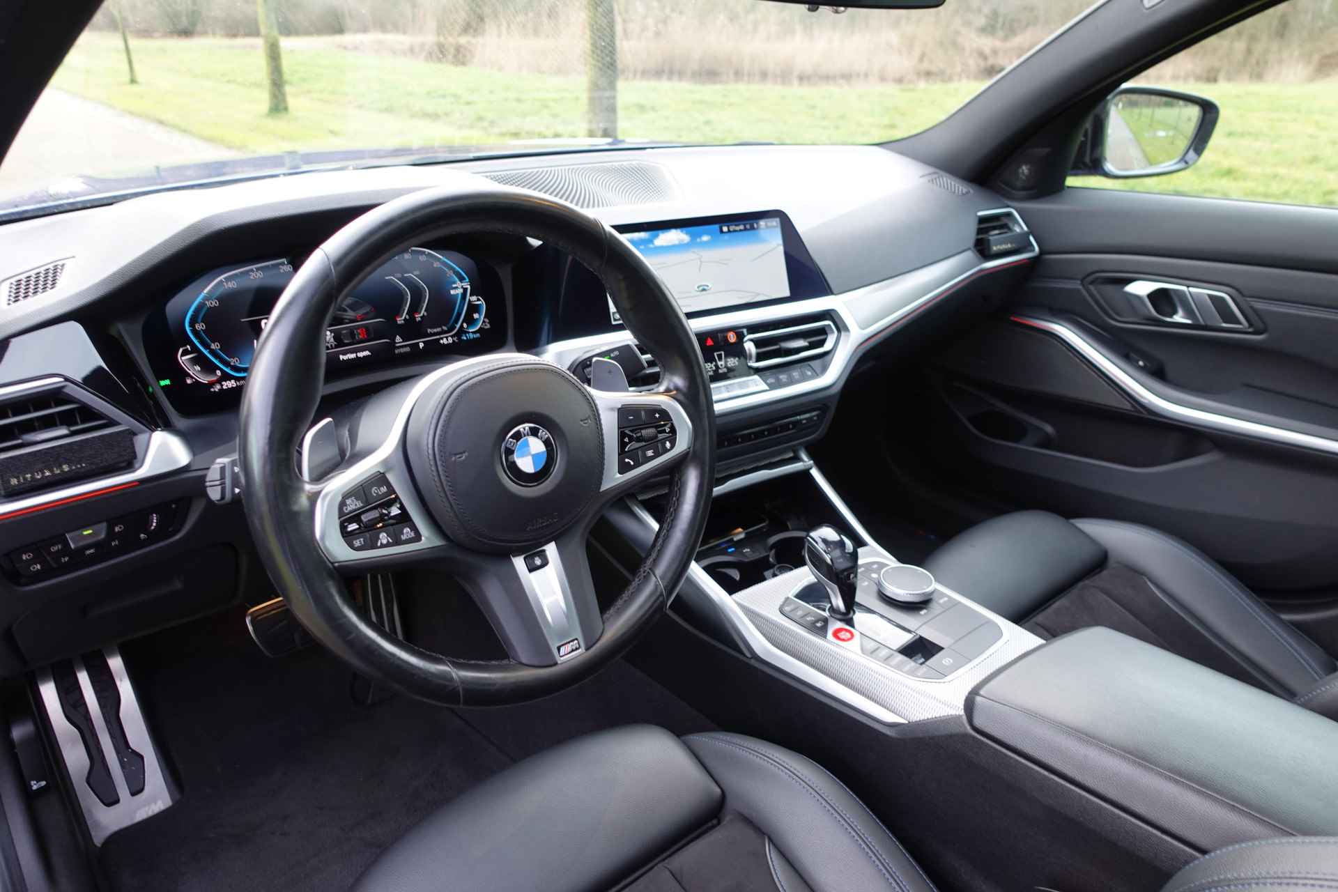 BMW 3-serie 330e High Executive | M-Sport | Adaptive Cruise |Schuifdak | Laser koplampen | 360 Camera | H&K | Autopilot | HUD | - 37/81