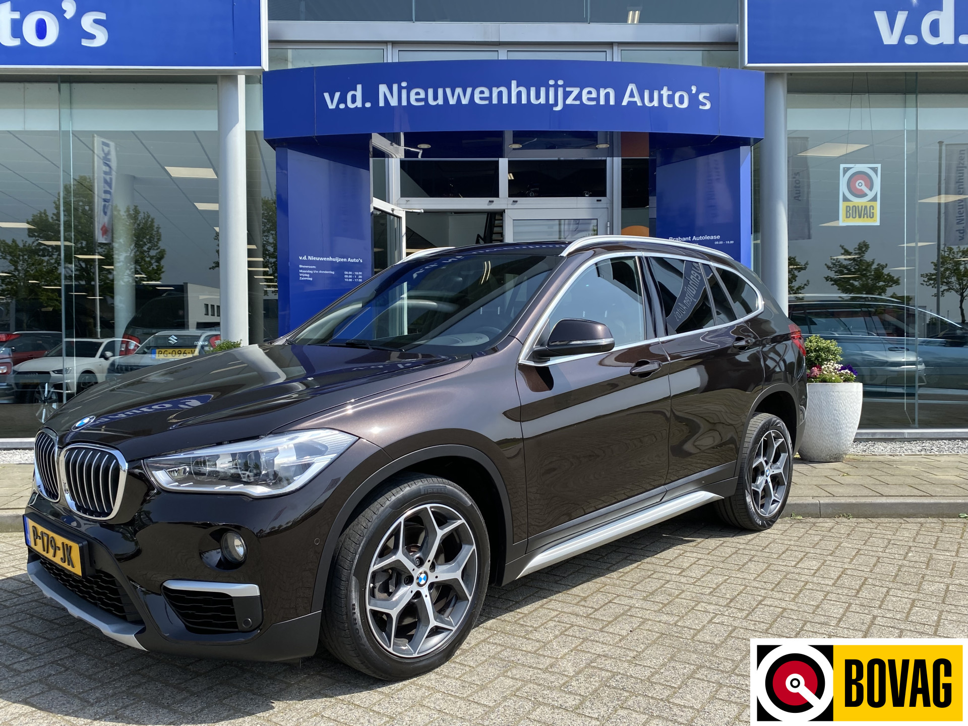 BMW X1 sDrive20i High Executive | Elektrische stoel | Camera Info Bas: 0492-588982