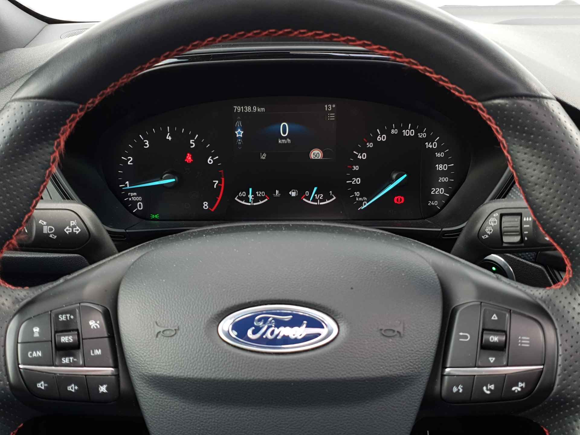 Ford Focus 1.0 ST Line | Panoramadak | Achteruitrijcamera | Winter Pack | 18 inch | Keyless - 12/40