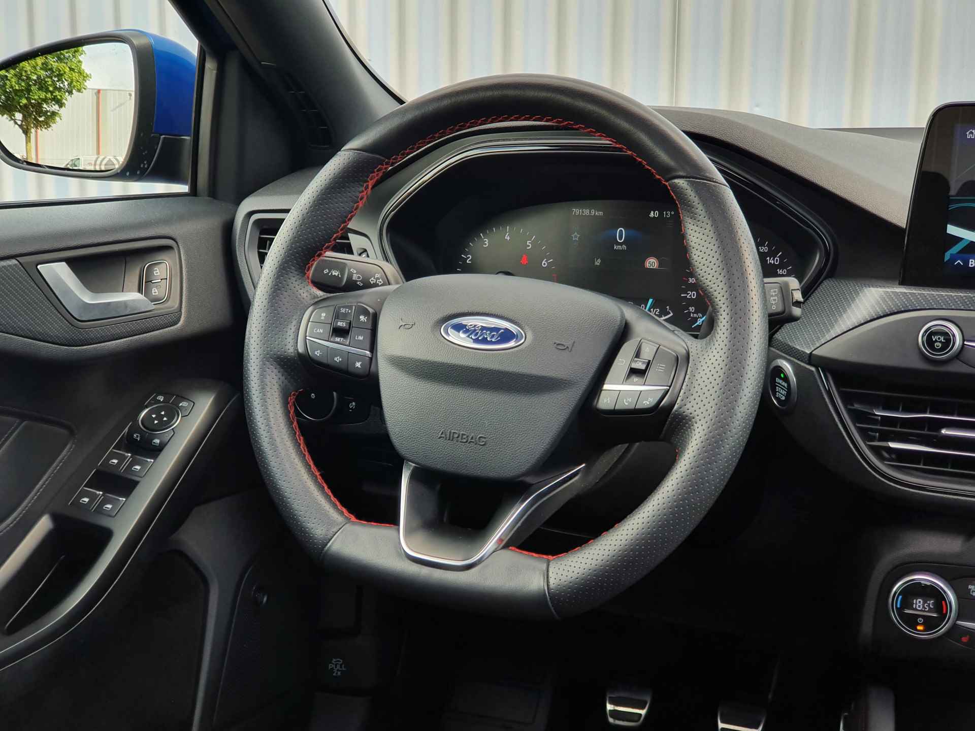 Ford Focus 1.0 ST Line | Panoramadak | Achteruitrijcamera | Winter Pack | 18 inch | Keyless - 14/40
