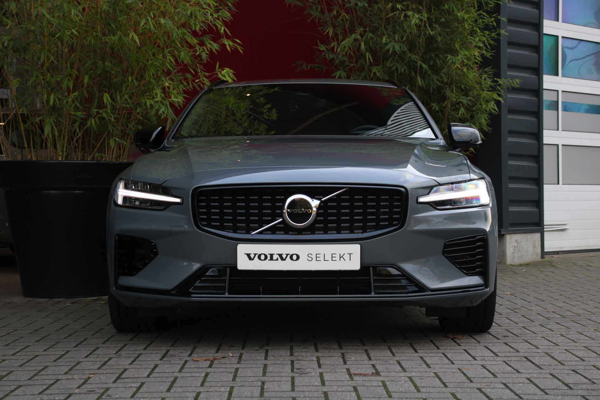 Volvo V60 2.0 T6 Recharge AWD Plus Dark | Nappa Sportinterieur met donkere hemelbekleding| Camera| Stoel/ stuurverwarming - 9/26