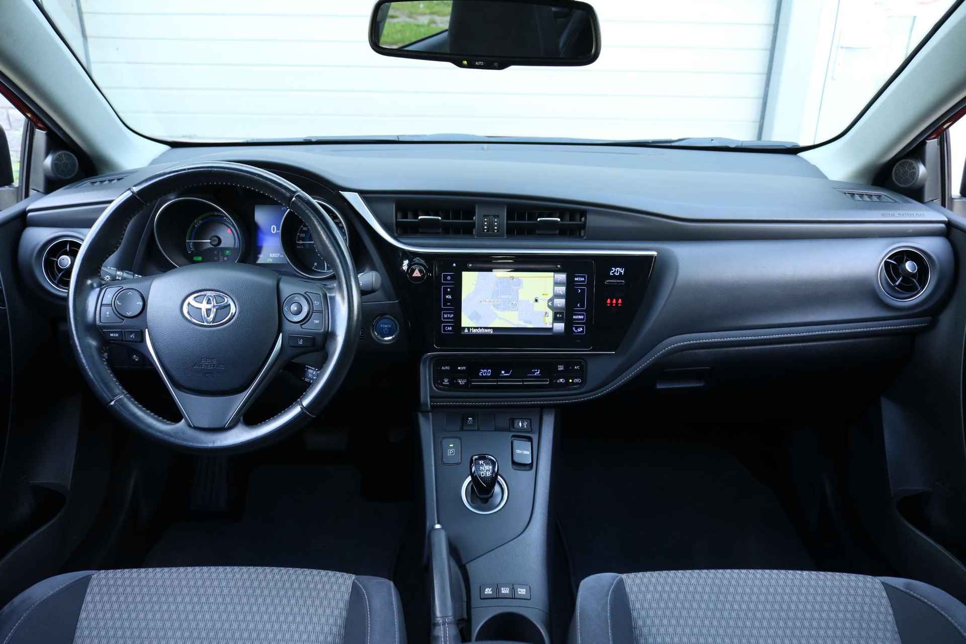 Toyota Auris 1.8 Hybrid Volcano Edition, Pano-dak, Trekhaak , Navi, DAB radio, NL Auto - 17/44